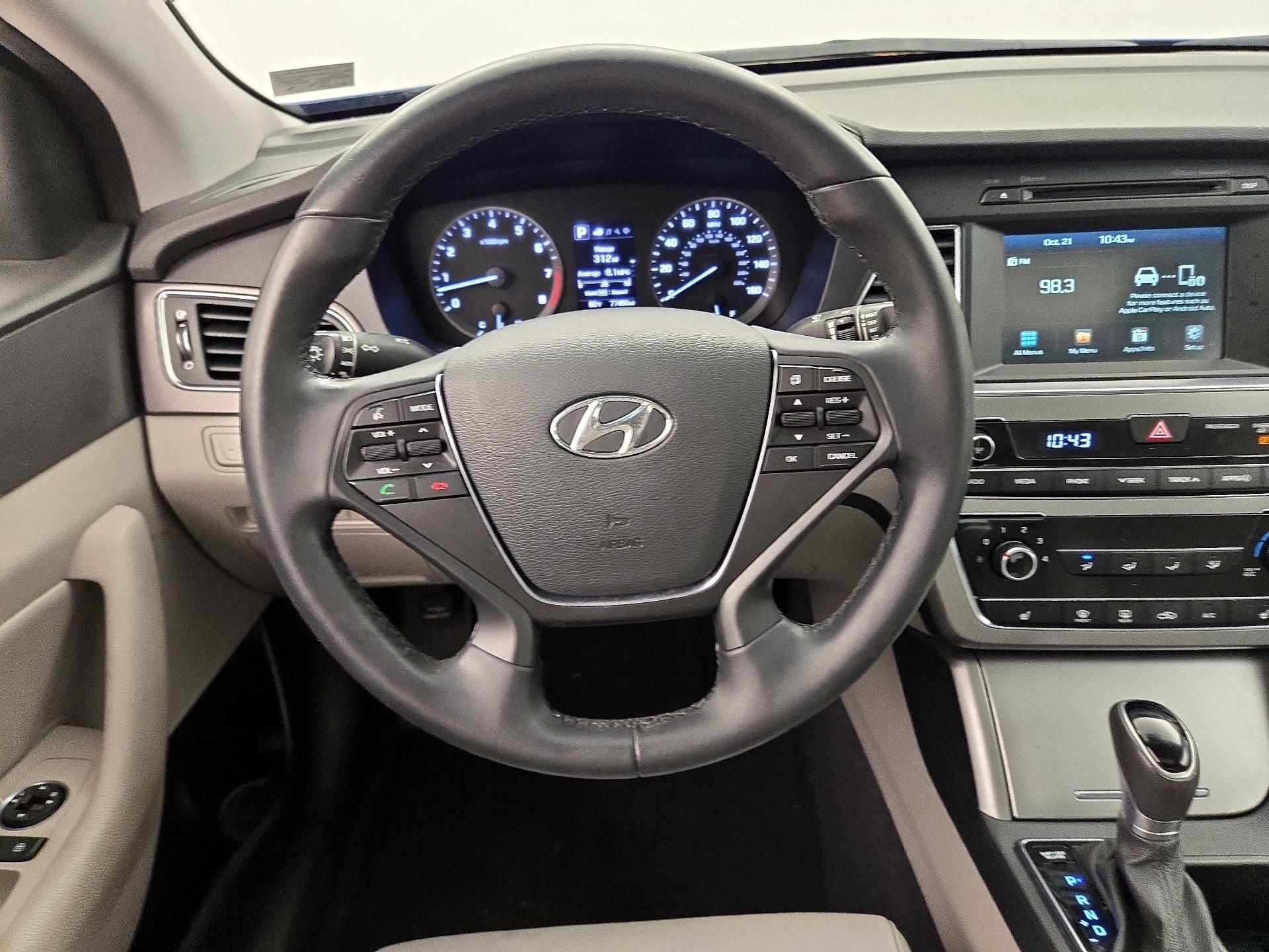 Thumbnail: 2017 Hyundai Sonata - 10