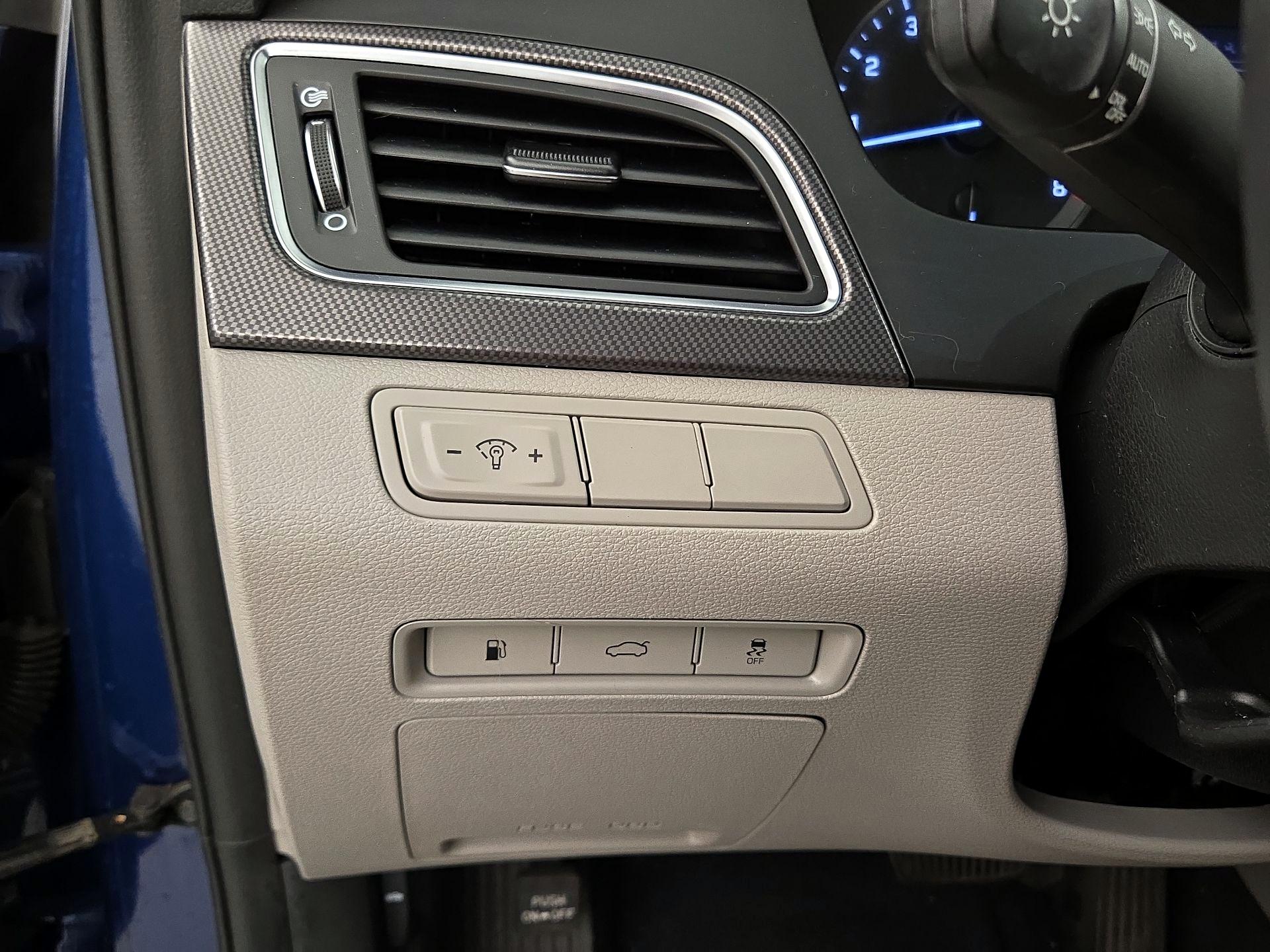 Thumbnail: 2017 Hyundai Sonata - 13