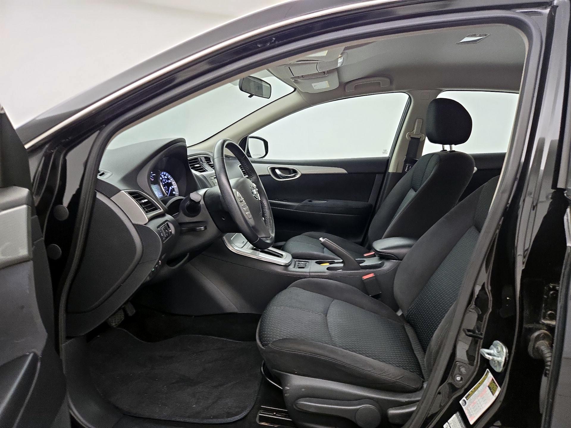 Thumbnail: 2015 Nissan Sentra - 11