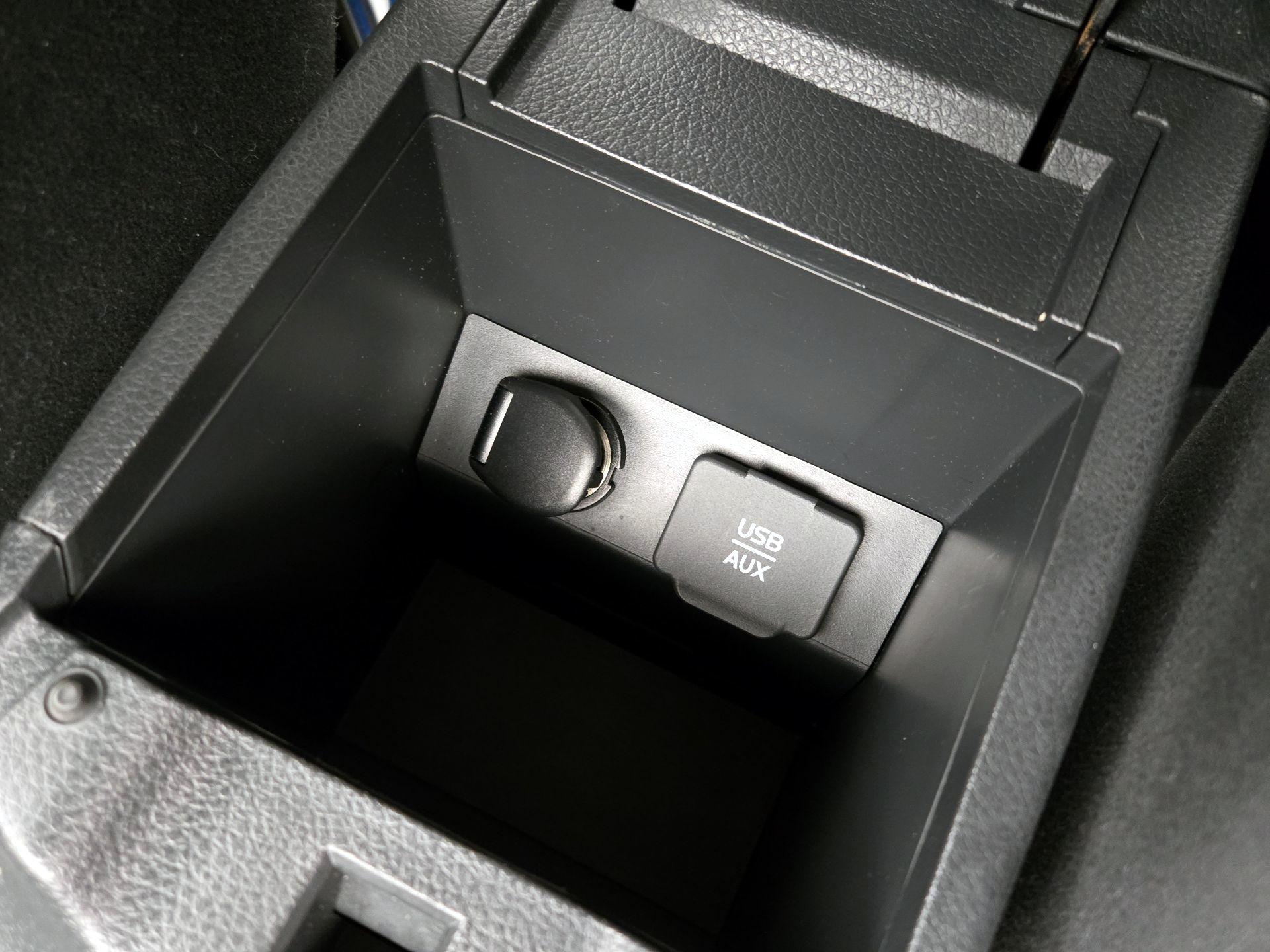 Thumbnail: 2015 Nissan Sentra - 18