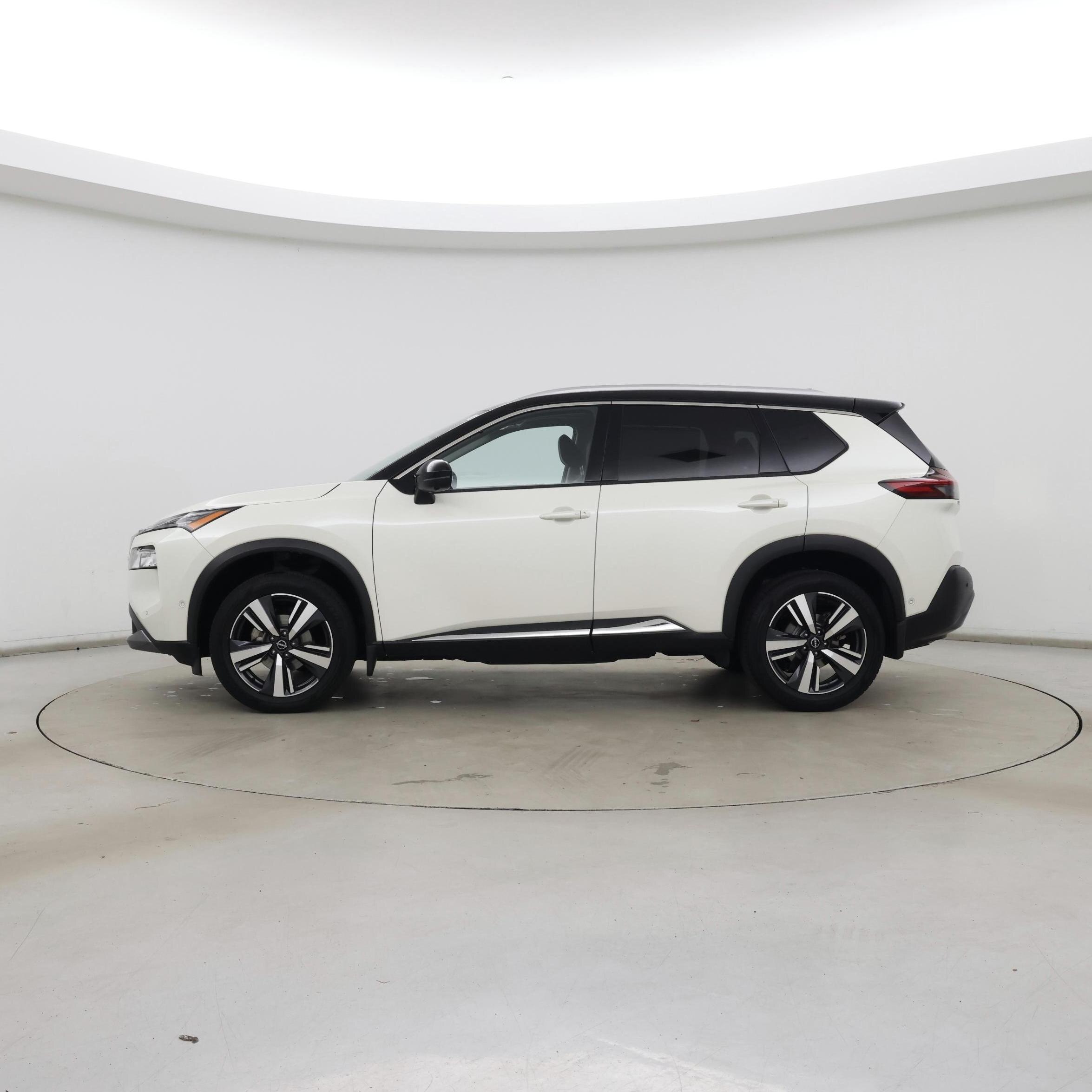 Thumbnail: 2022 Nissan Rogue - 3