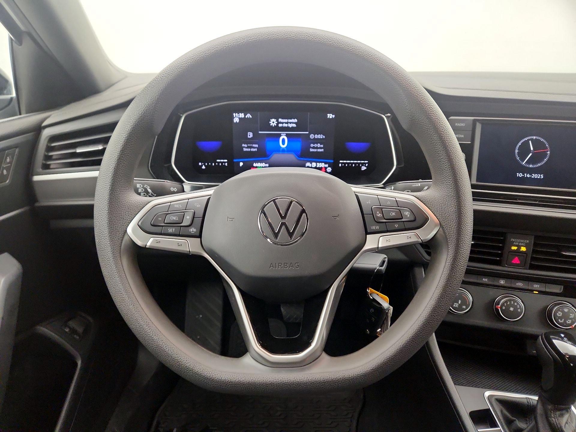 Thumbnail: 2022 Volkswagen Jetta - 10