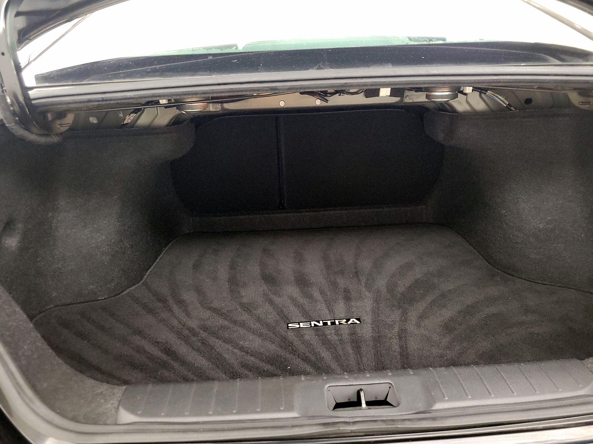 Thumbnail: 2020 Nissan Sentra - 20