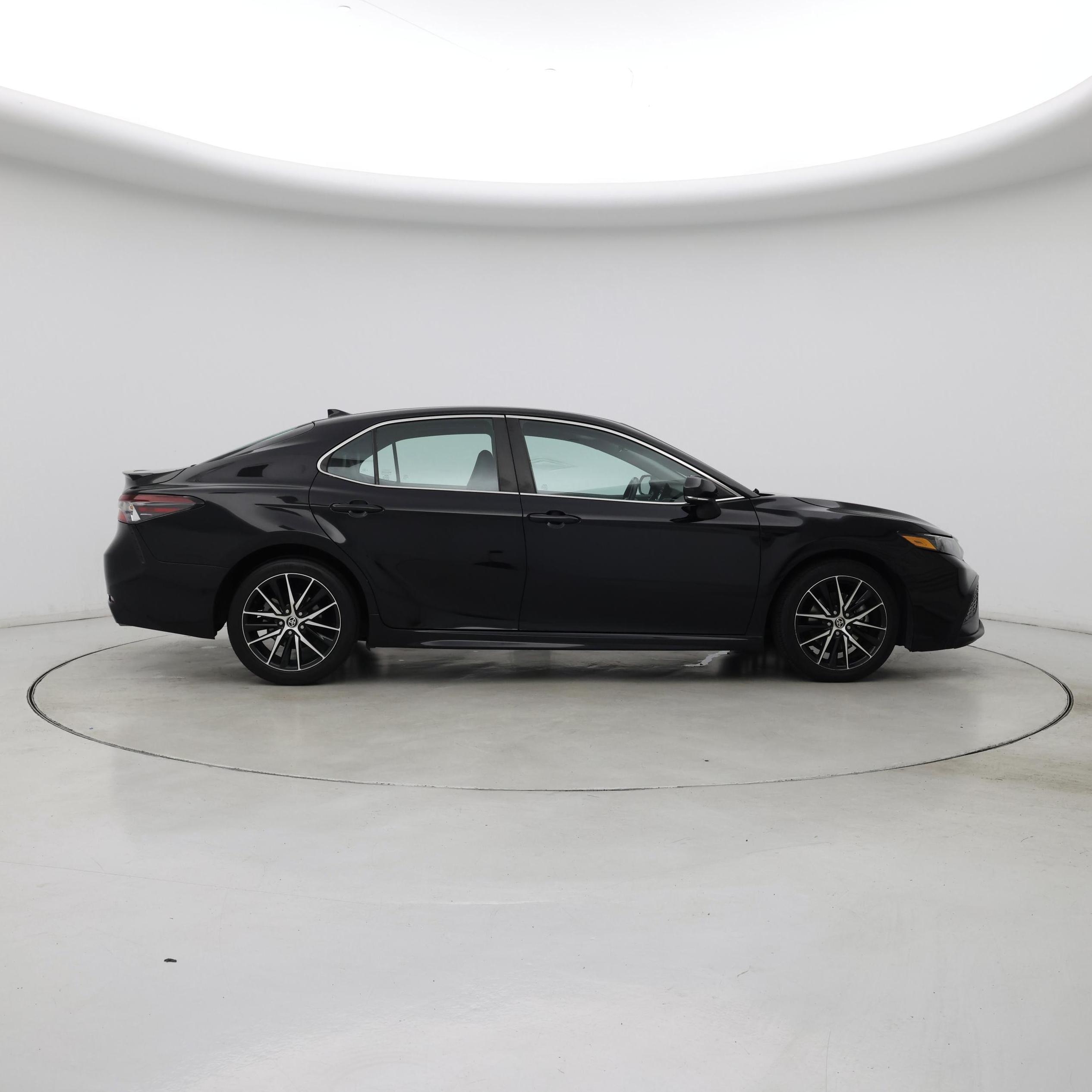 Thumbnail: 2022 Toyota Camry - 7