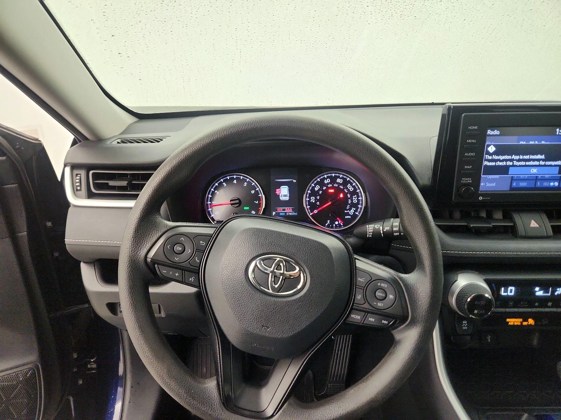 Thumbnail: 2021 Toyota RAV4 - 10