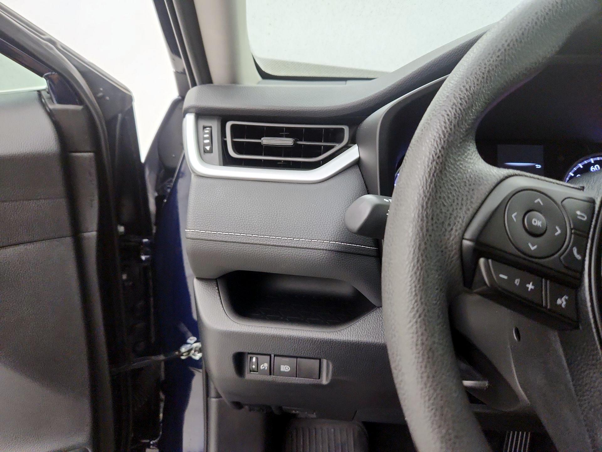 Thumbnail: 2021 Toyota RAV4 - 13