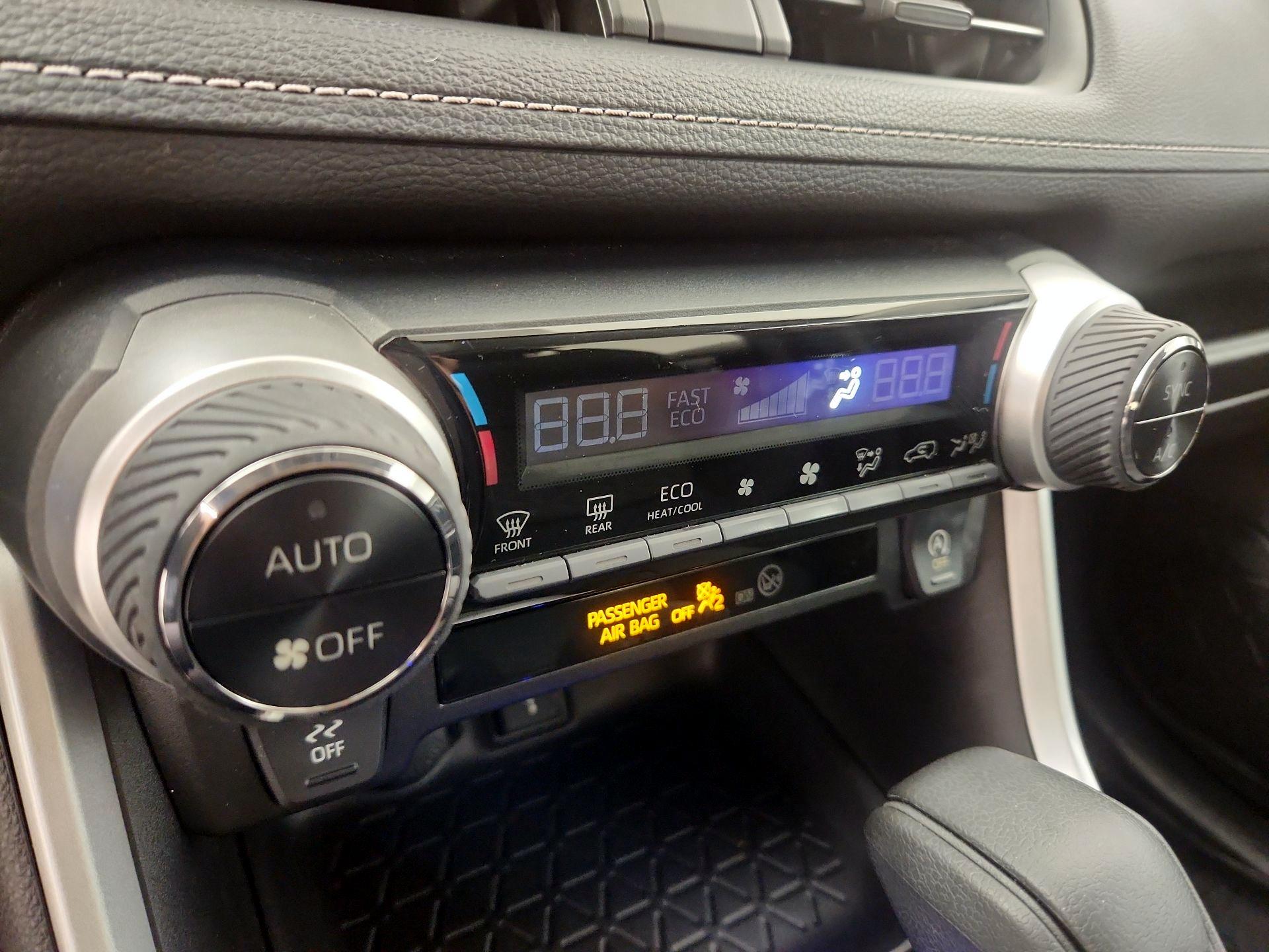 Thumbnail: 2021 Toyota RAV4 - 16