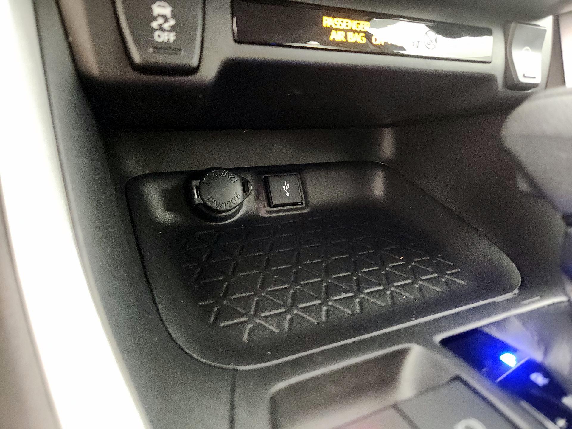 Thumbnail: 2021 Toyota RAV4 - 18