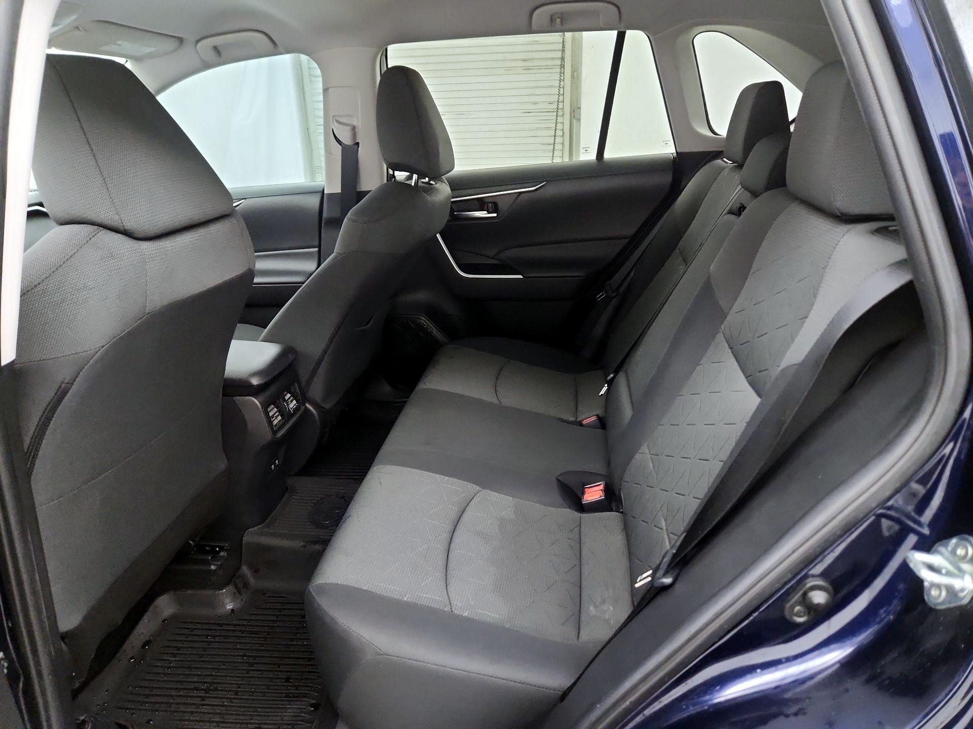 Thumbnail: 2021 Toyota RAV4 - 19