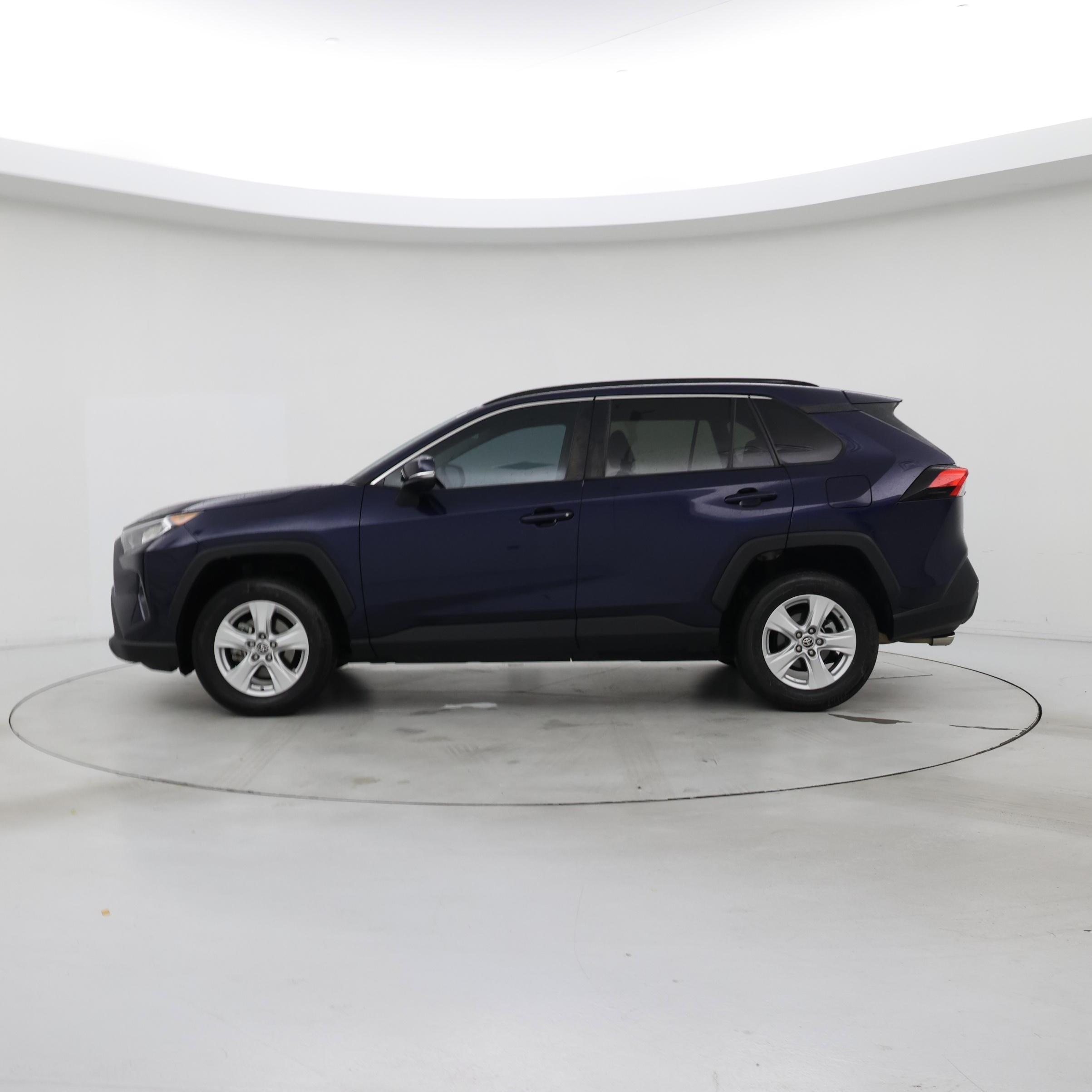 Thumbnail: 2021 Toyota RAV4 - 3