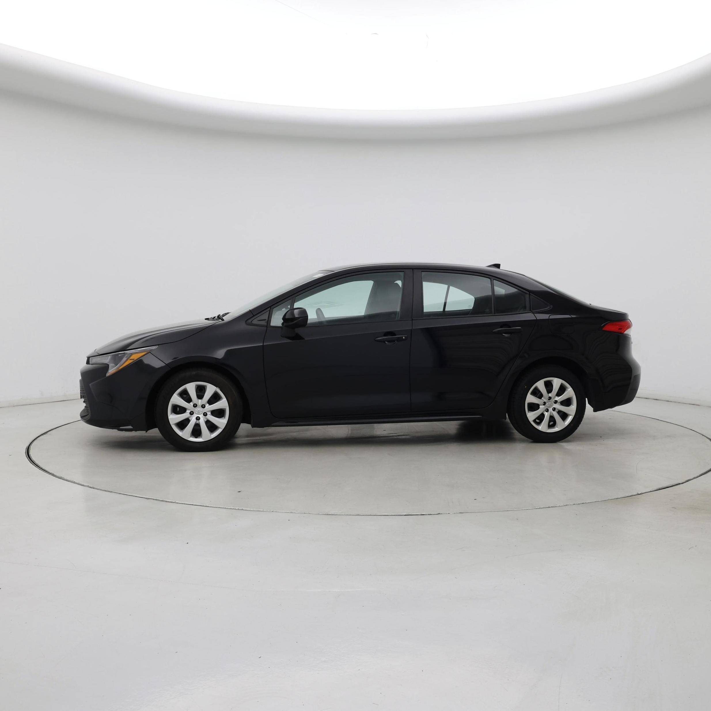 Thumbnail: 2023 Toyota Corolla - 3