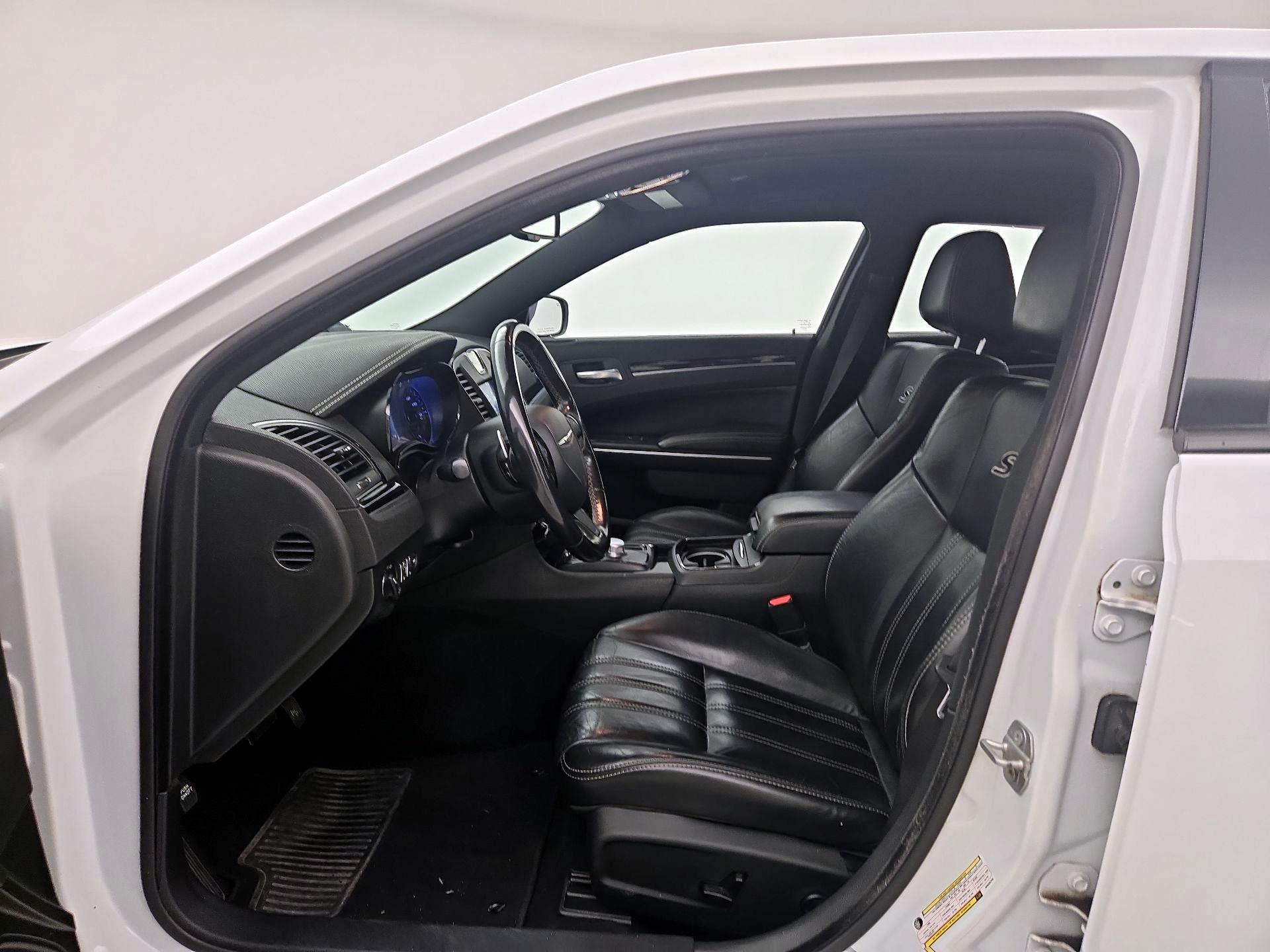 Thumbnail: 2019 Chrysler 300 - 11