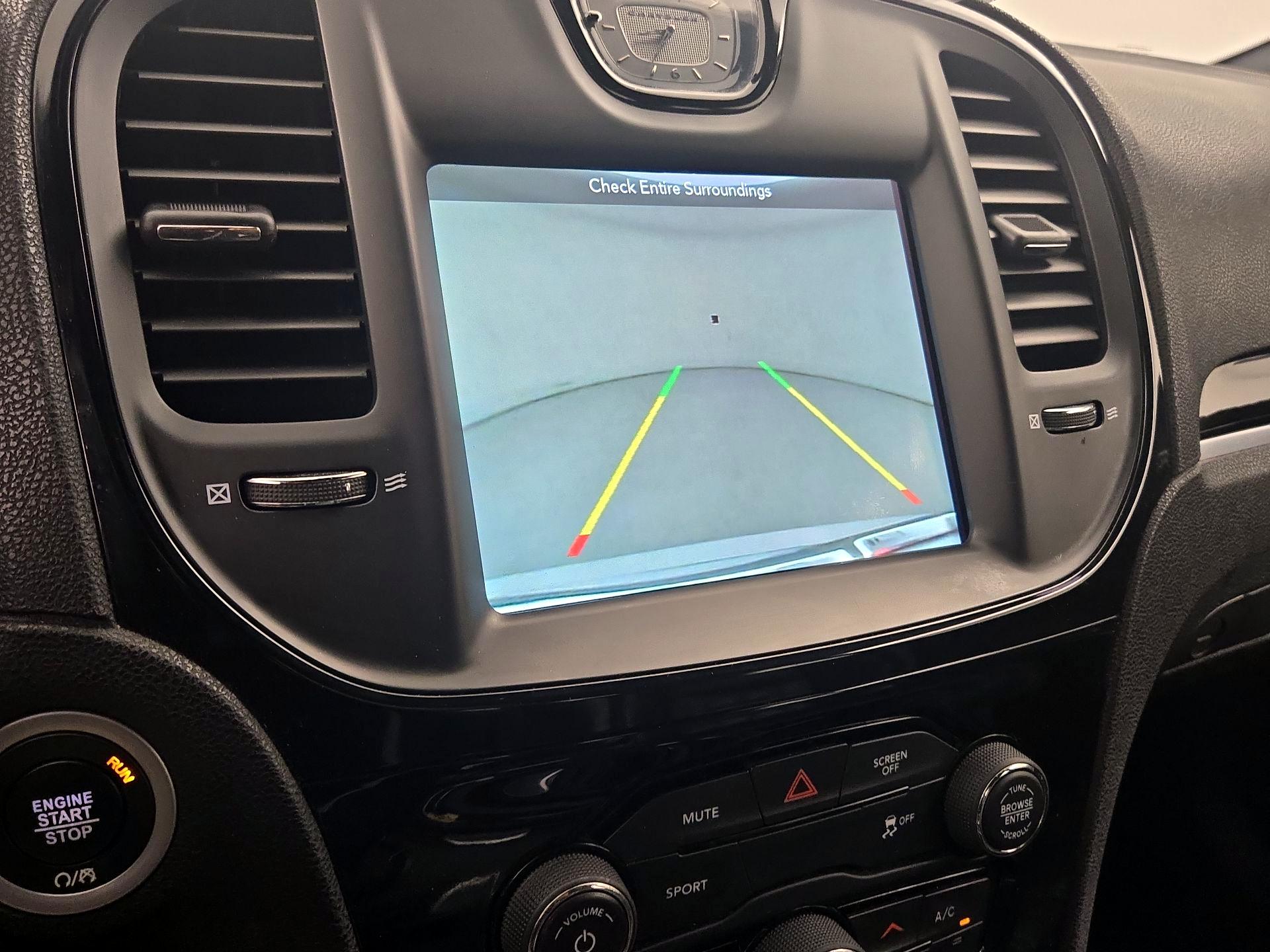 Thumbnail: 2019 Chrysler 300 - 15