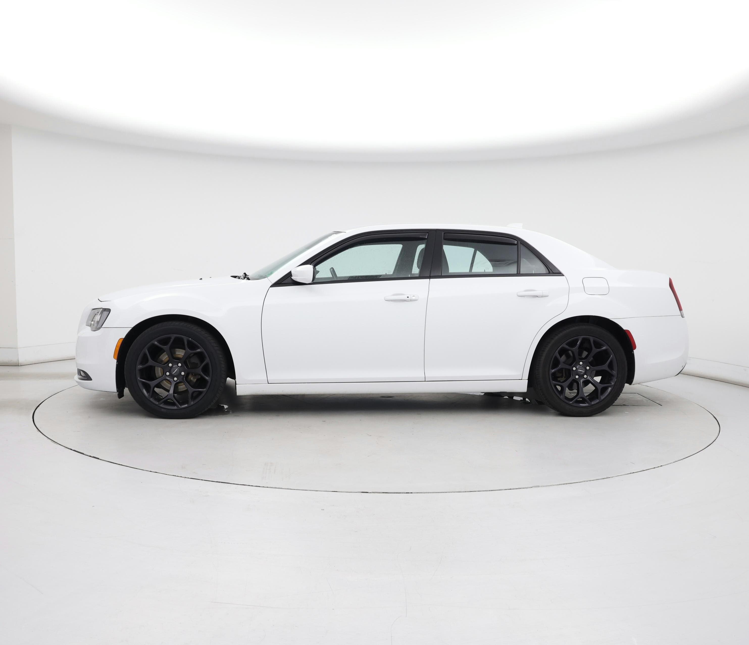 Thumbnail: 2019 Chrysler 300 - 3