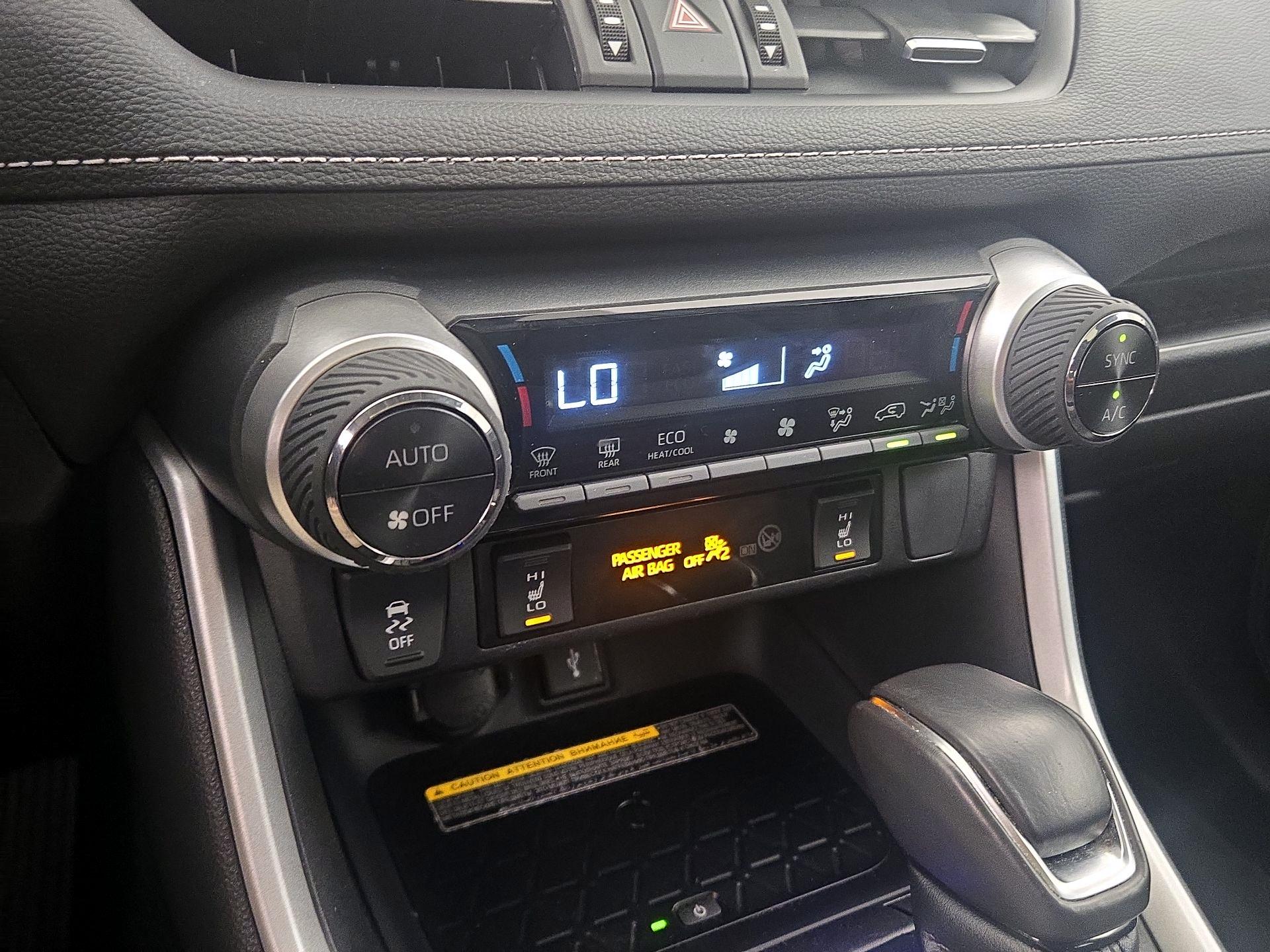 Thumbnail: 2021 Toyota RAV4 - 16