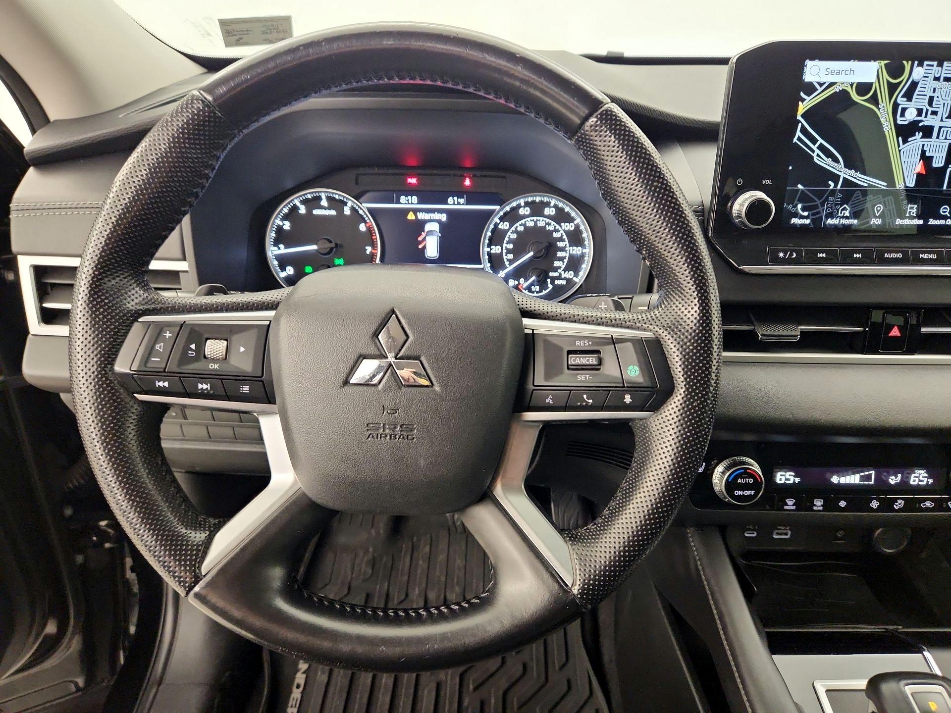 Thumbnail: 2022 Mitsubishi Outlander - 10