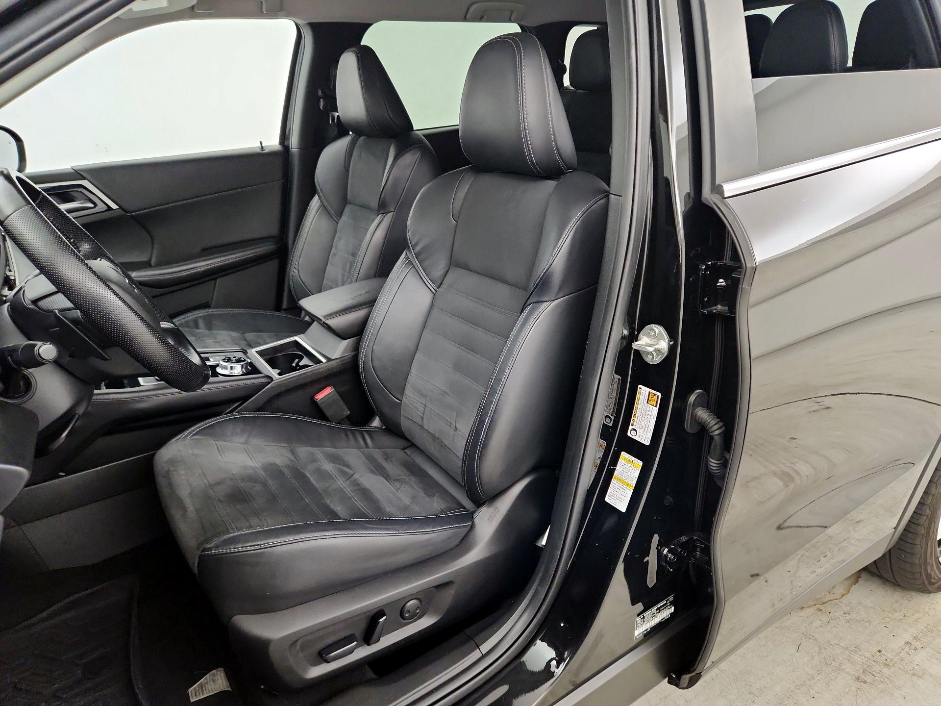 Thumbnail: 2022 Mitsubishi Outlander - 11