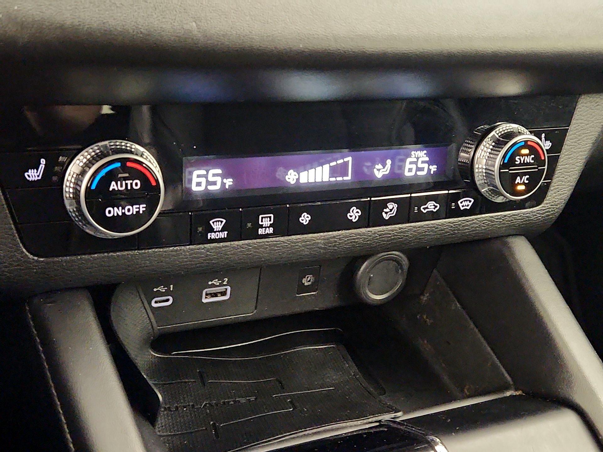 Thumbnail: 2022 Mitsubishi Outlander - 17