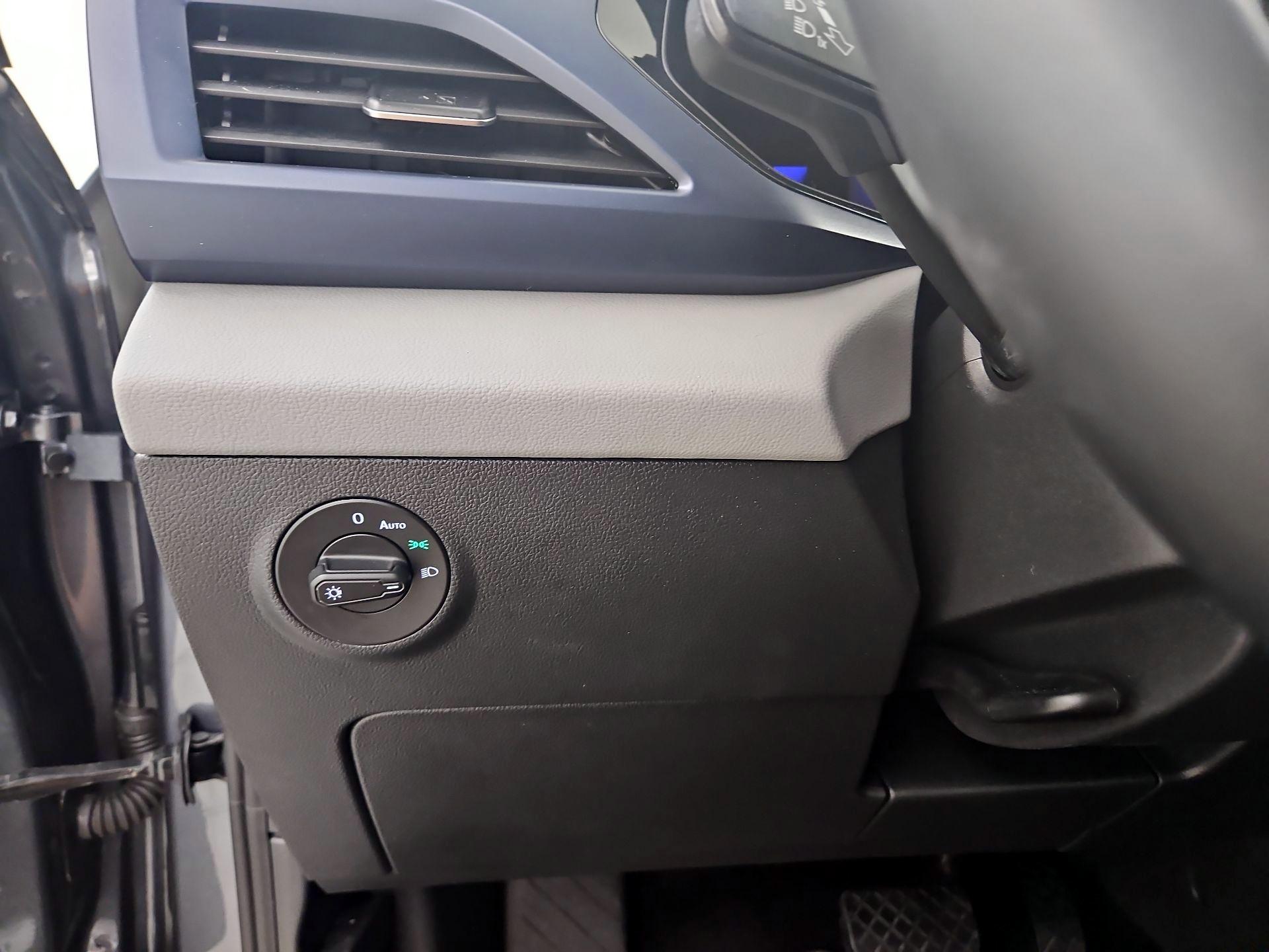 Thumbnail: 2022 Volkswagen Taos - 13