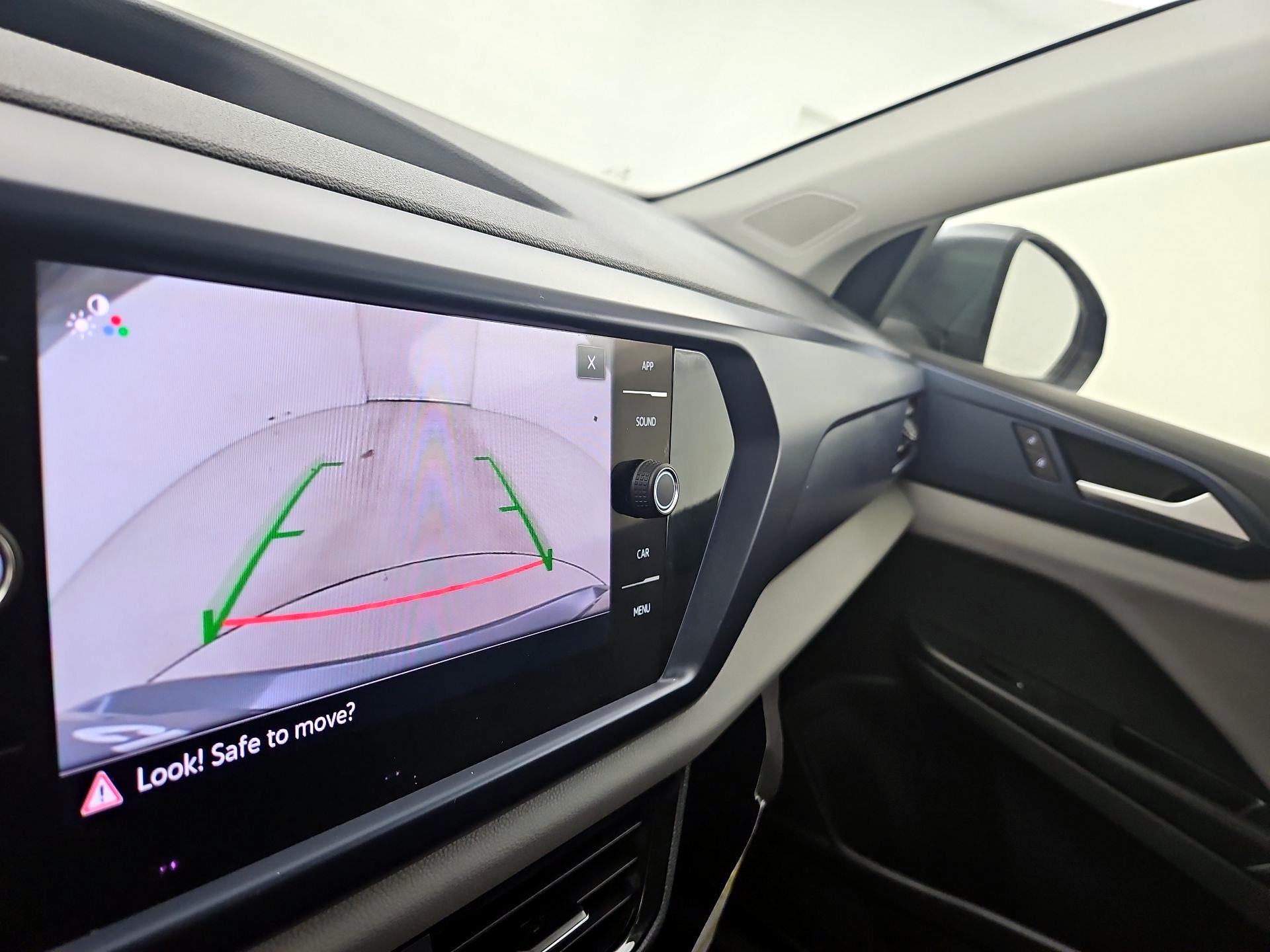 Thumbnail: 2022 Volkswagen Taos - 14