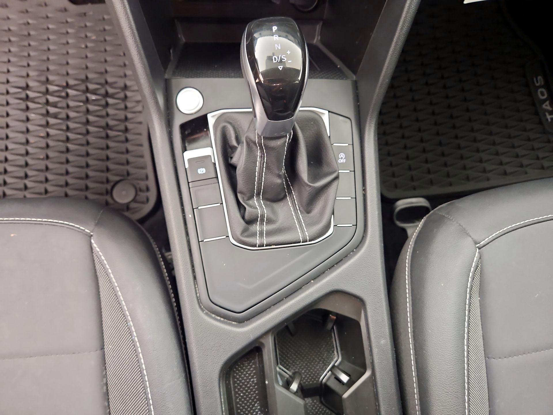 Thumbnail: 2022 Volkswagen Taos - 18