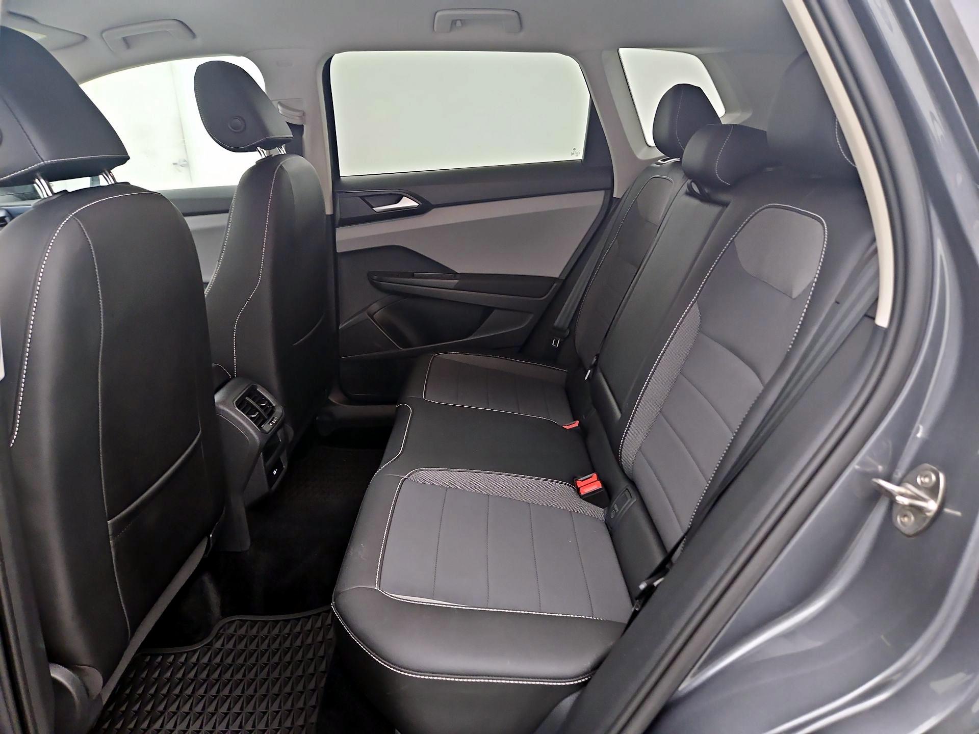 Thumbnail: 2022 Volkswagen Taos - 19