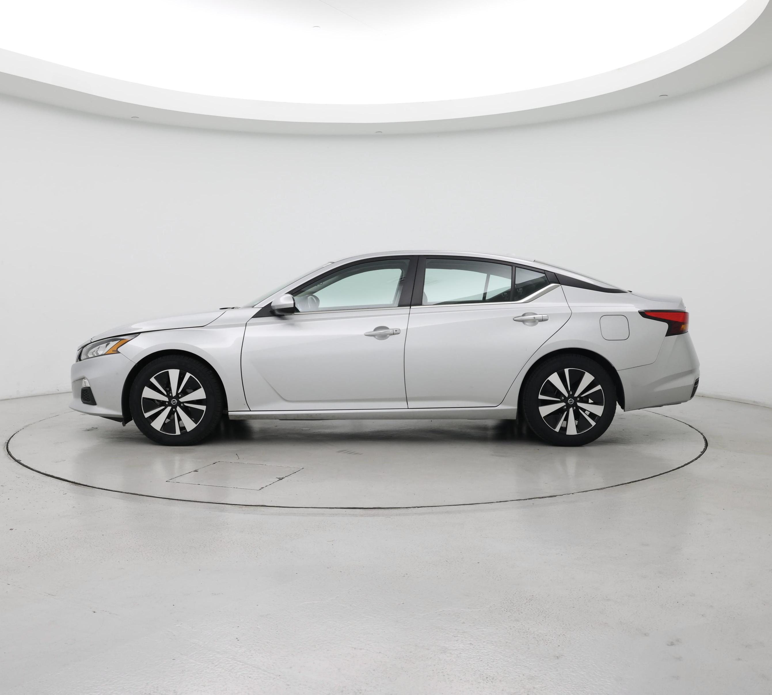 Thumbnail: 2022 Nissan Altima - 3