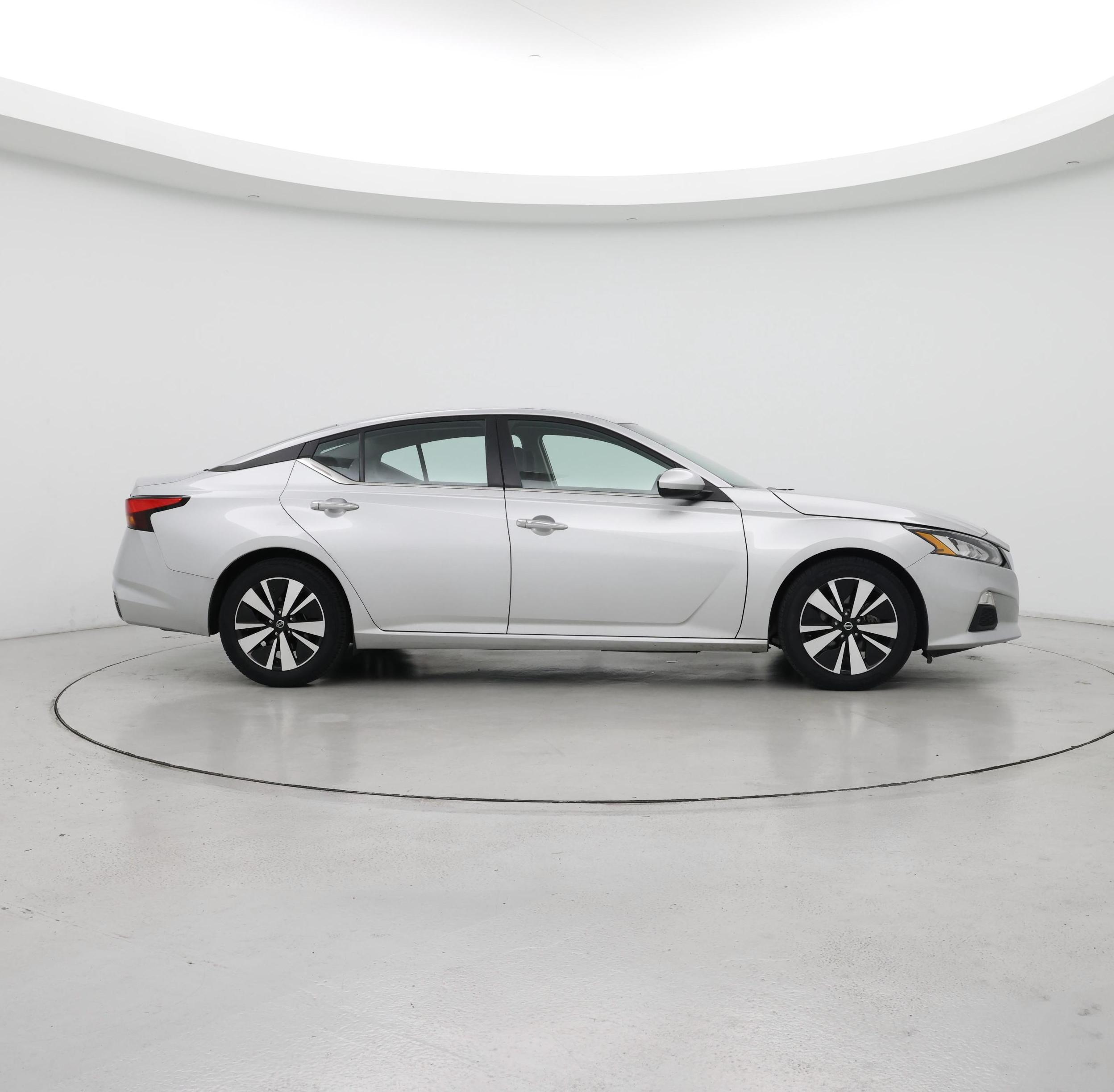 Thumbnail: 2022 Nissan Altima - 7