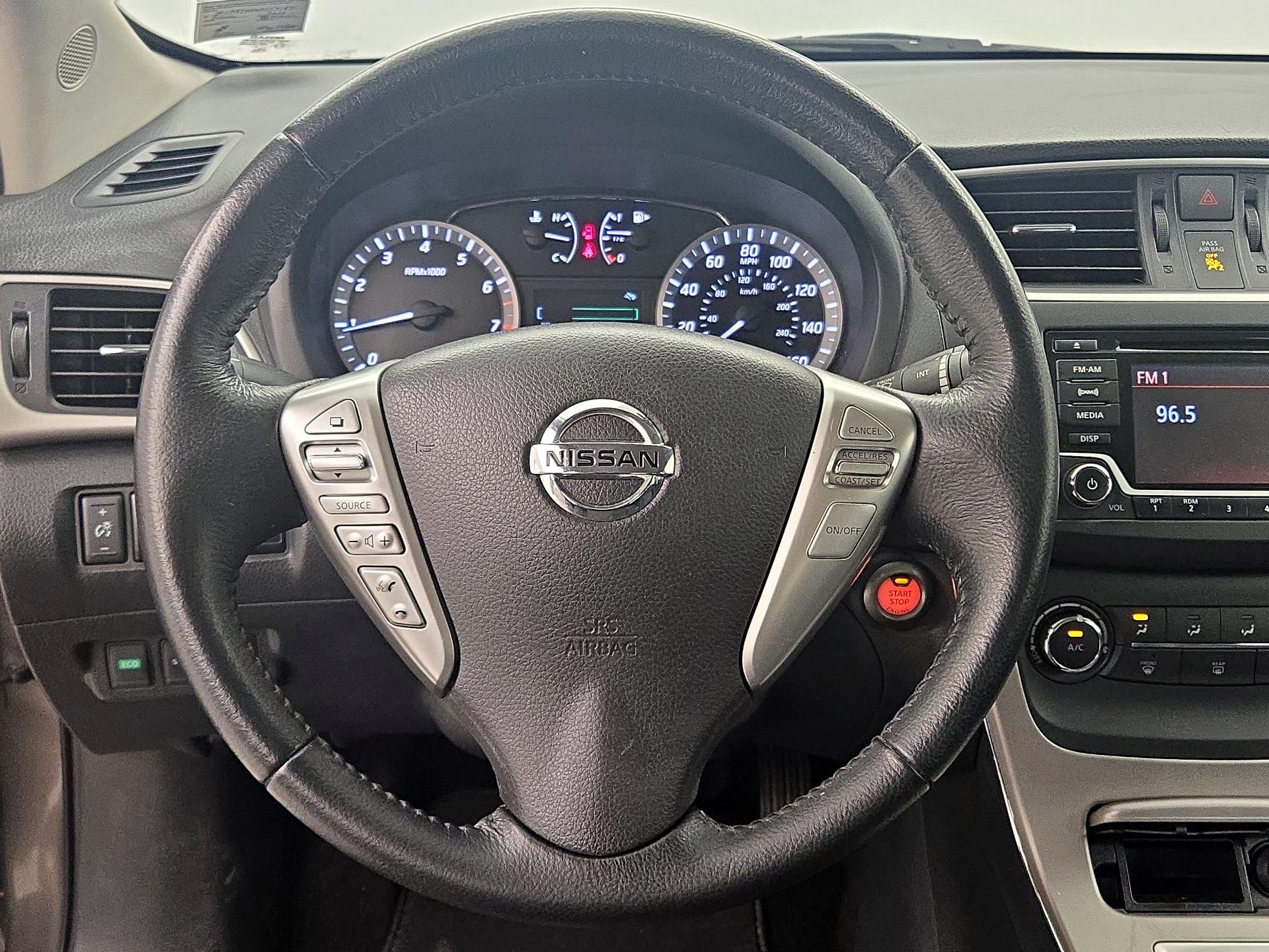 Thumbnail: 2015 Nissan Sentra - 10