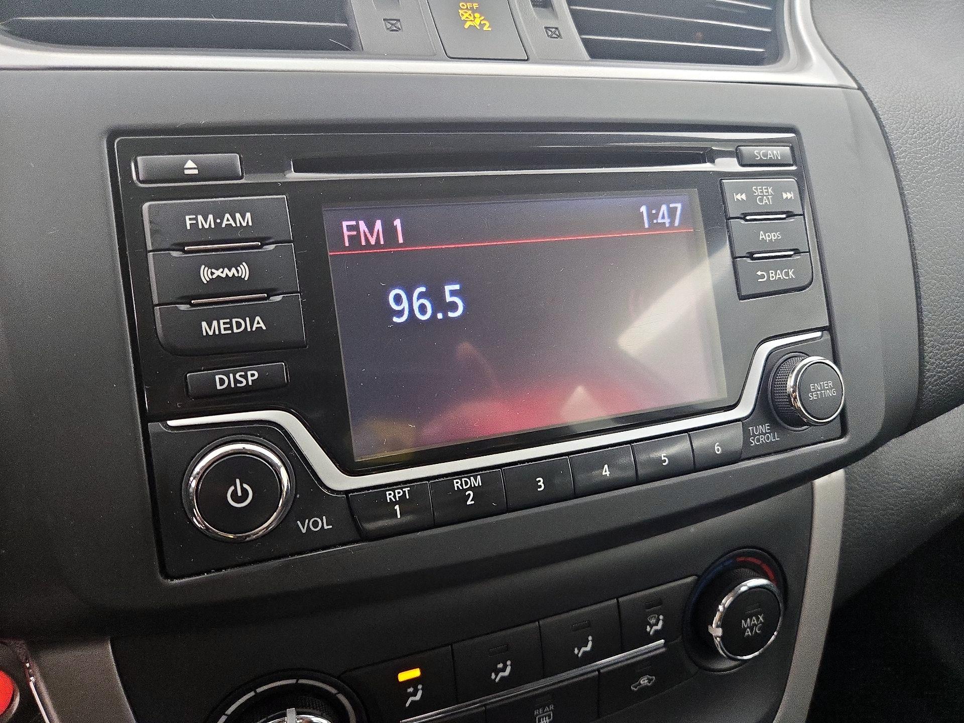 Thumbnail: 2015 Nissan Sentra - 15