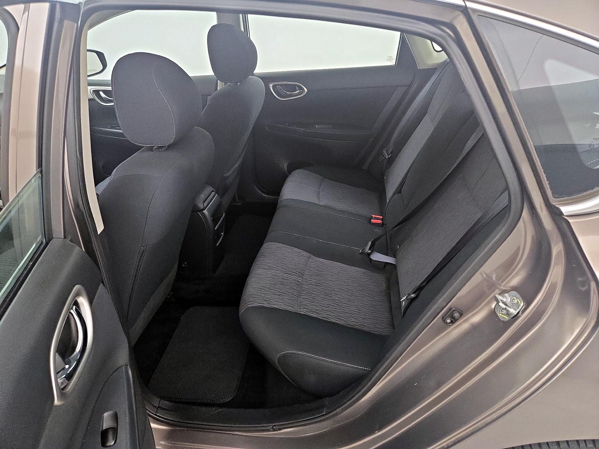 Thumbnail: 2015 Nissan Sentra - 19