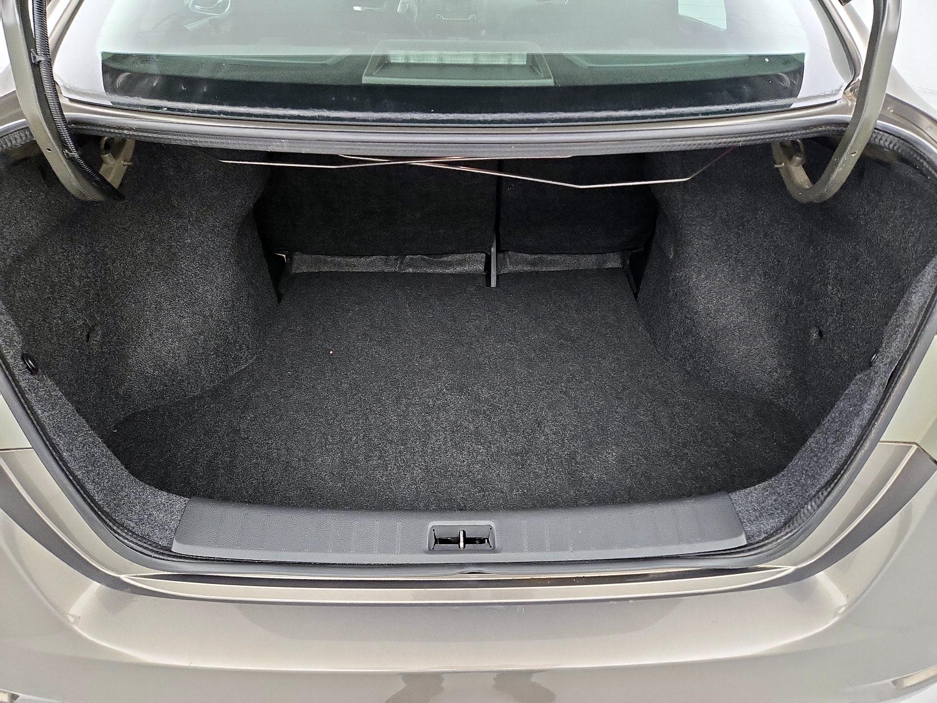 Thumbnail: 2015 Nissan Sentra - 20