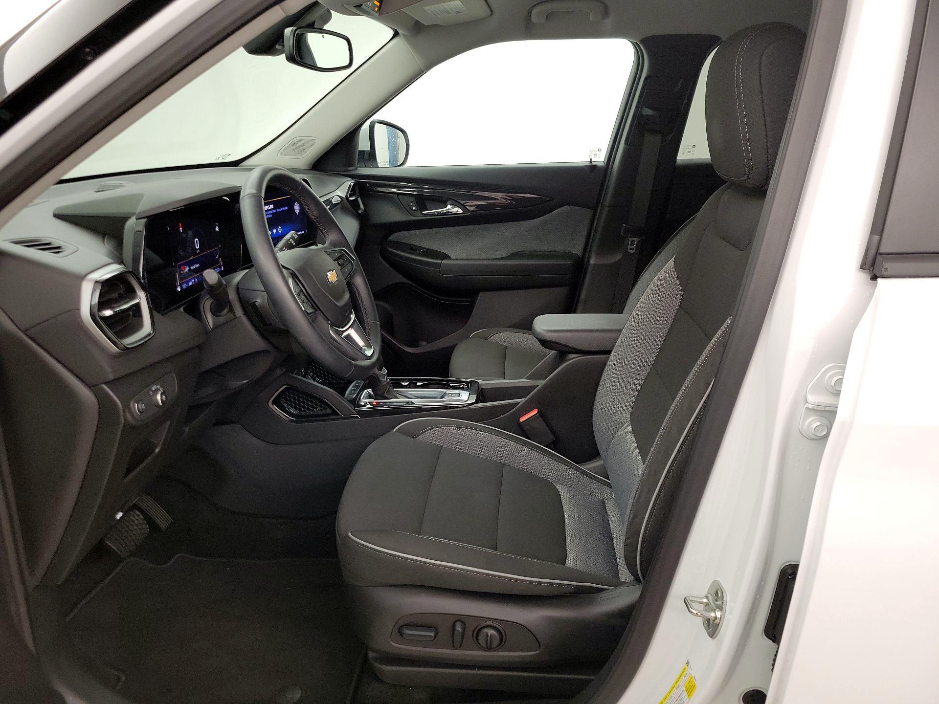 Thumbnail: 2025 Chevrolet TrailBlazer - 11