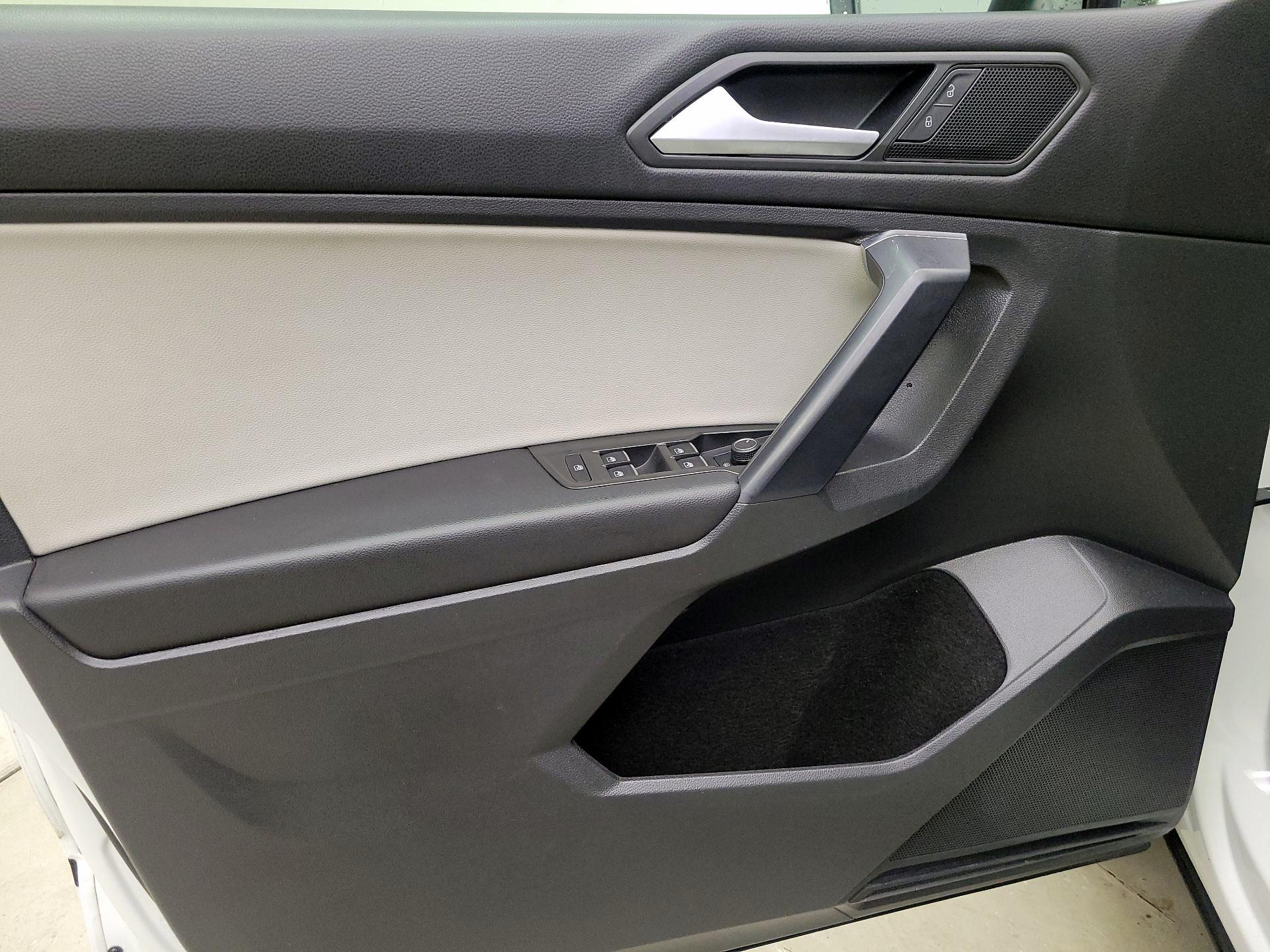 Thumbnail: 2021 Volkswagen Tiguan - 12