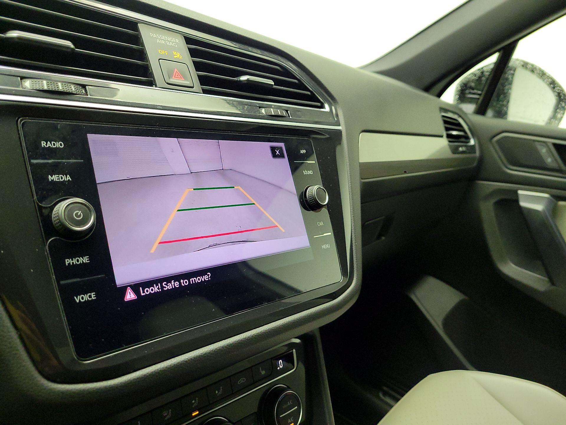 Thumbnail: 2021 Volkswagen Tiguan - 15