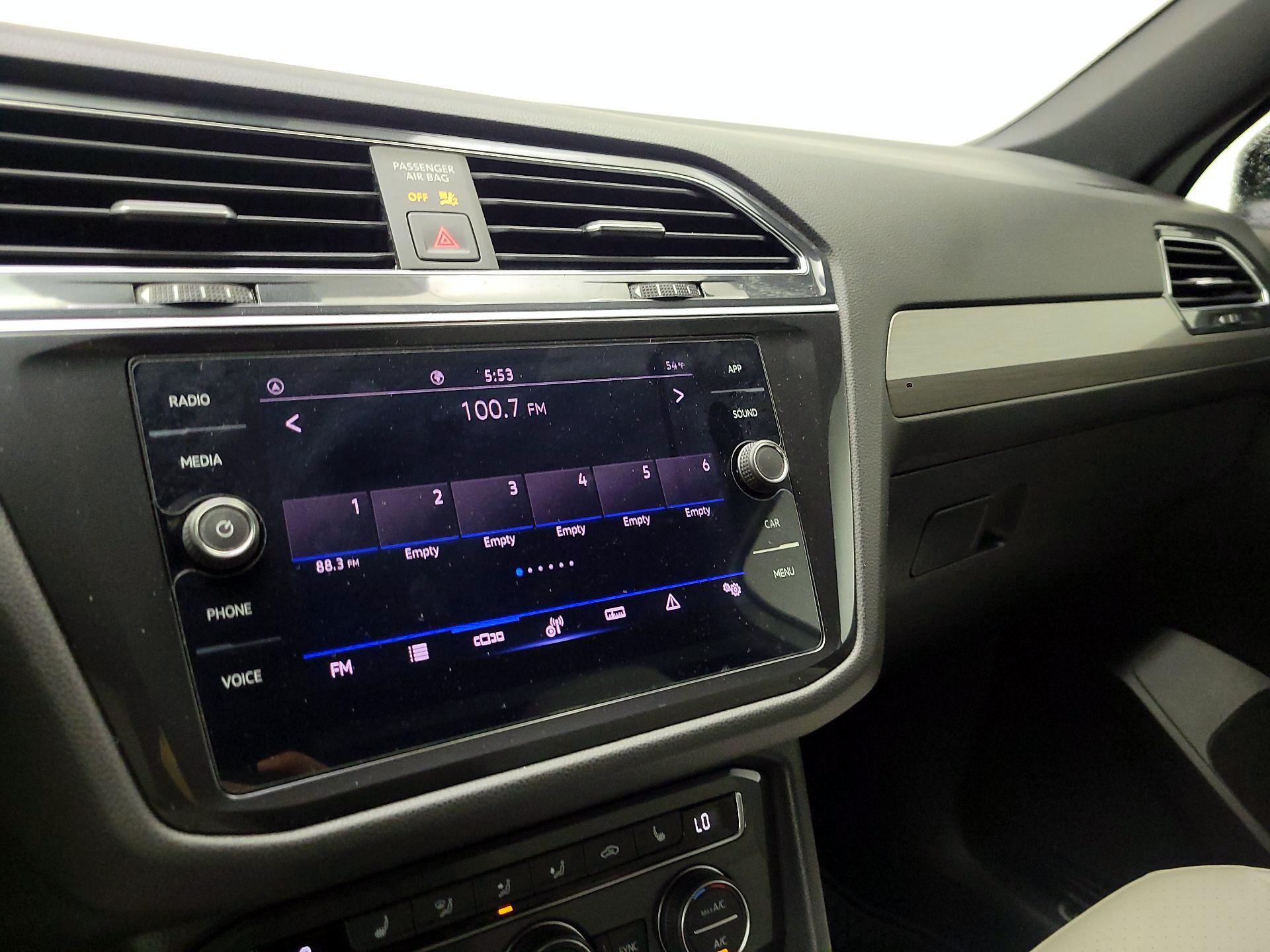 Thumbnail: 2021 Volkswagen Tiguan - 16