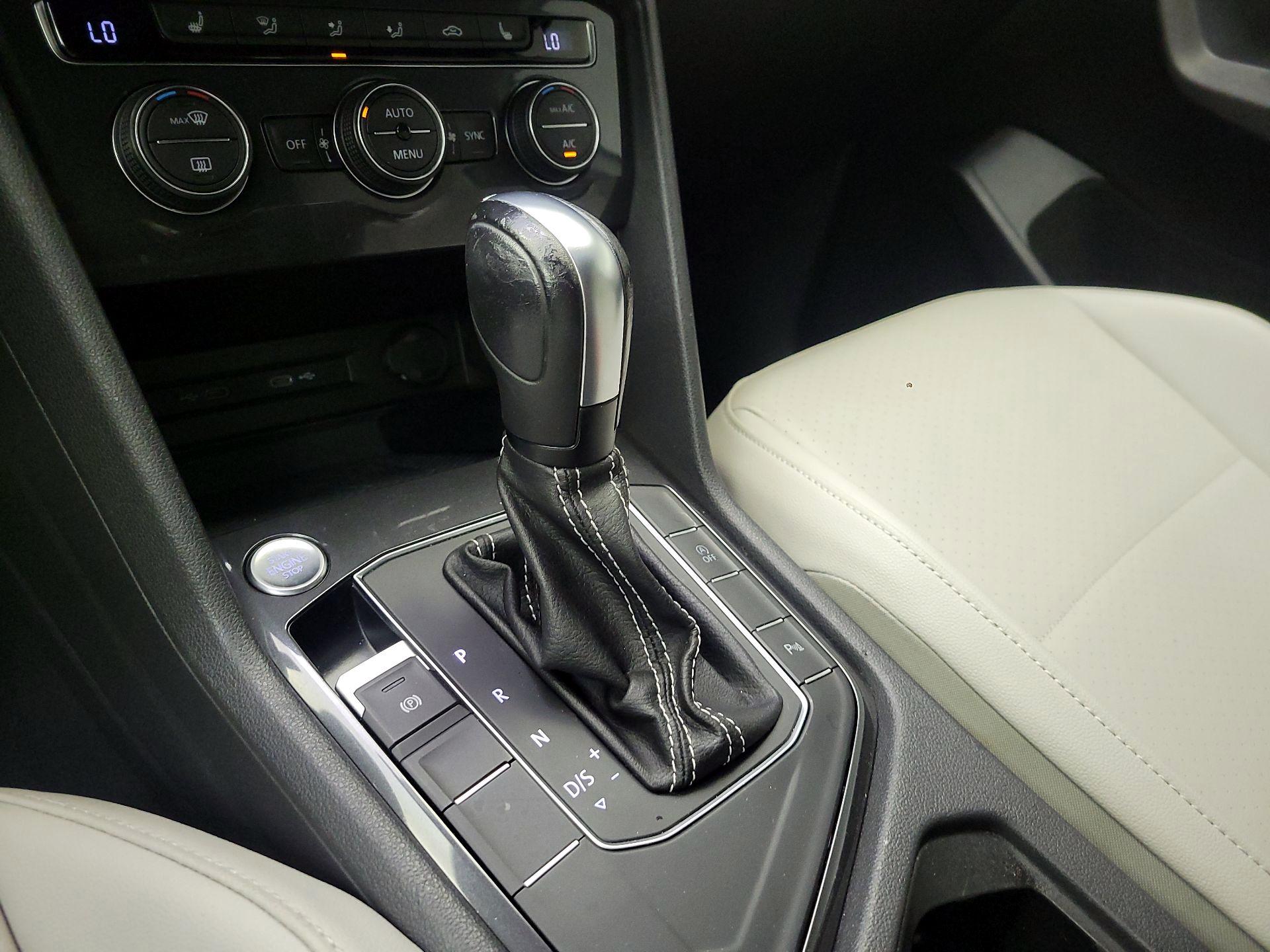 Thumbnail: 2021 Volkswagen Tiguan - 18