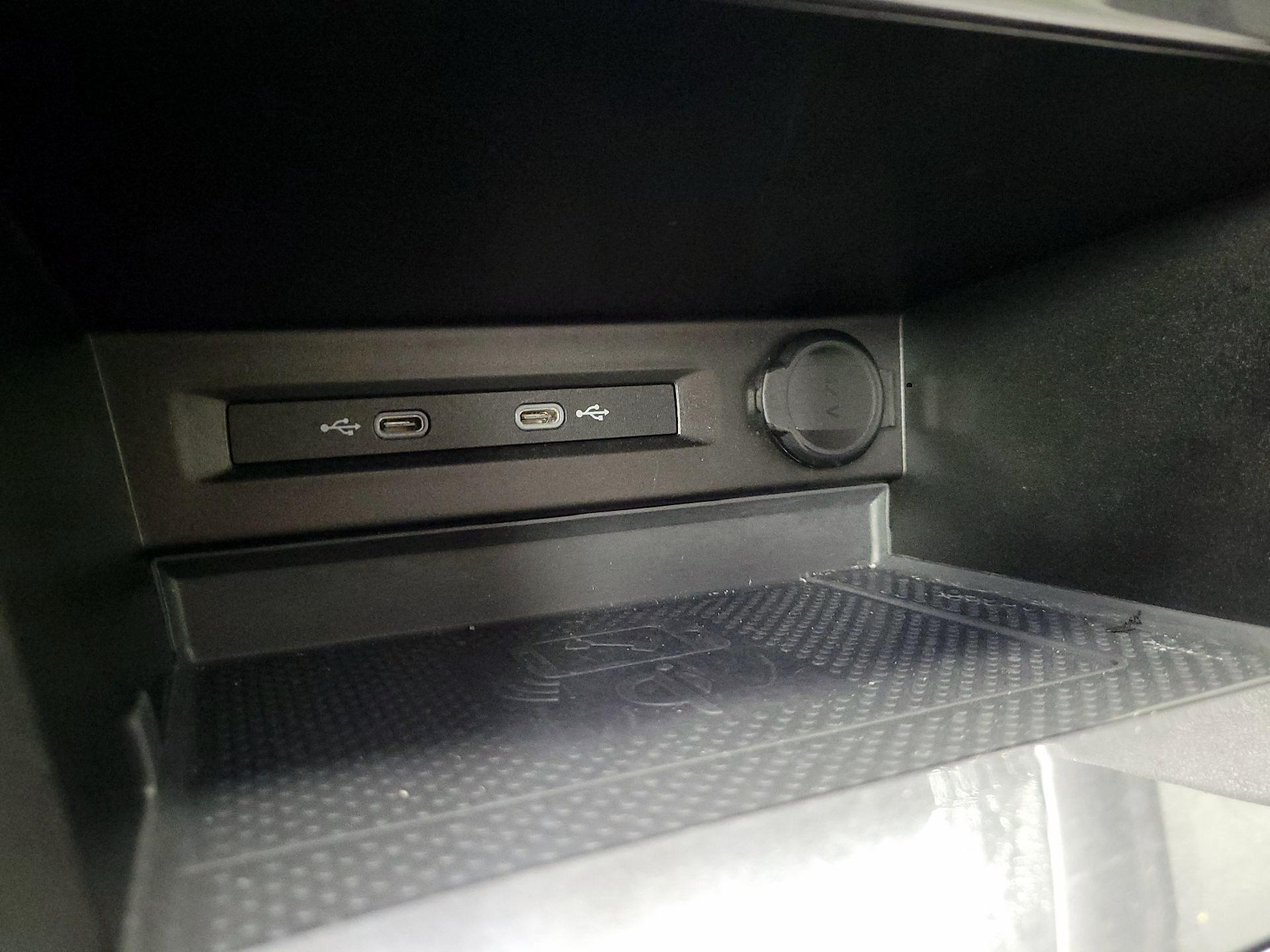 Thumbnail: 2021 Volkswagen Tiguan - 19