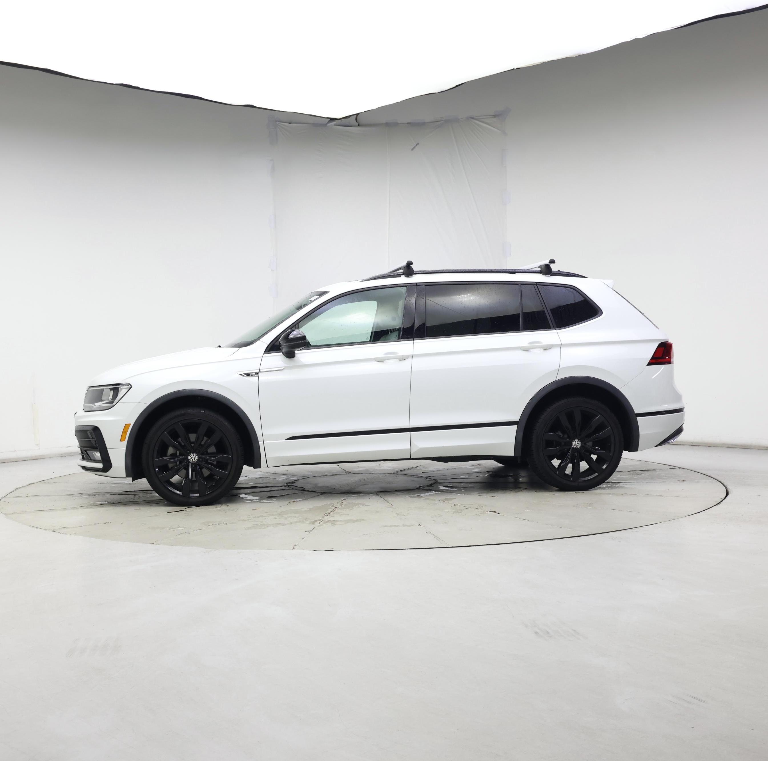 Thumbnail: 2021 Volkswagen Tiguan - 3