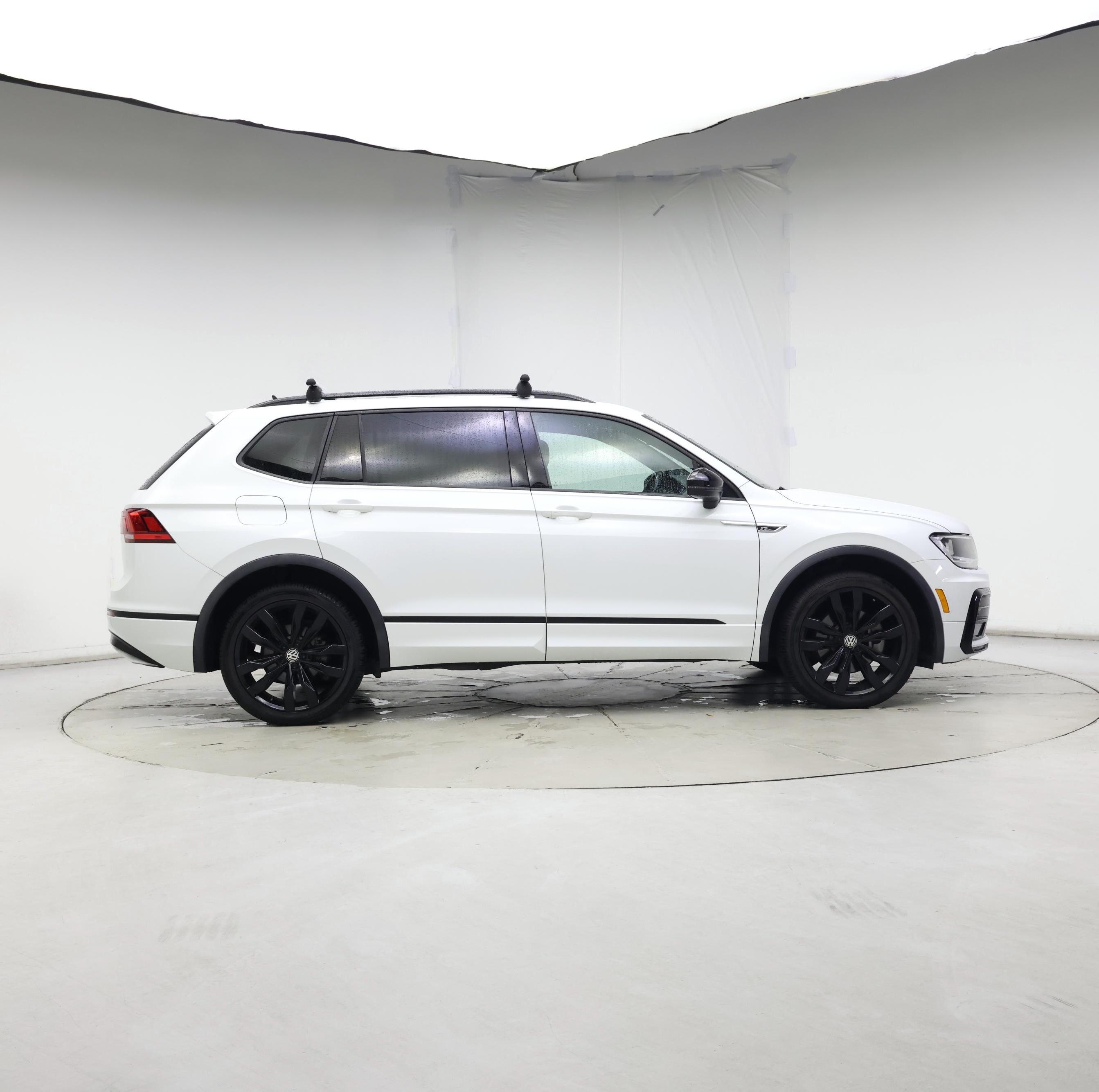 Thumbnail: 2021 Volkswagen Tiguan - 7