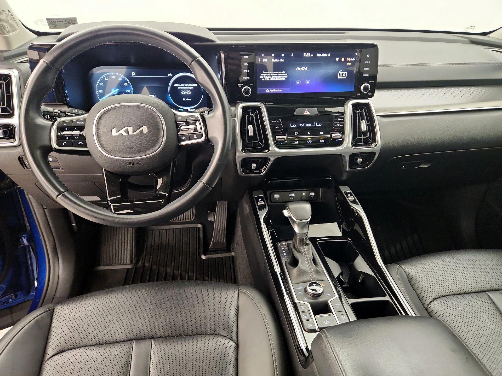 Thumbnail: 2023 Kia Sorento - 9