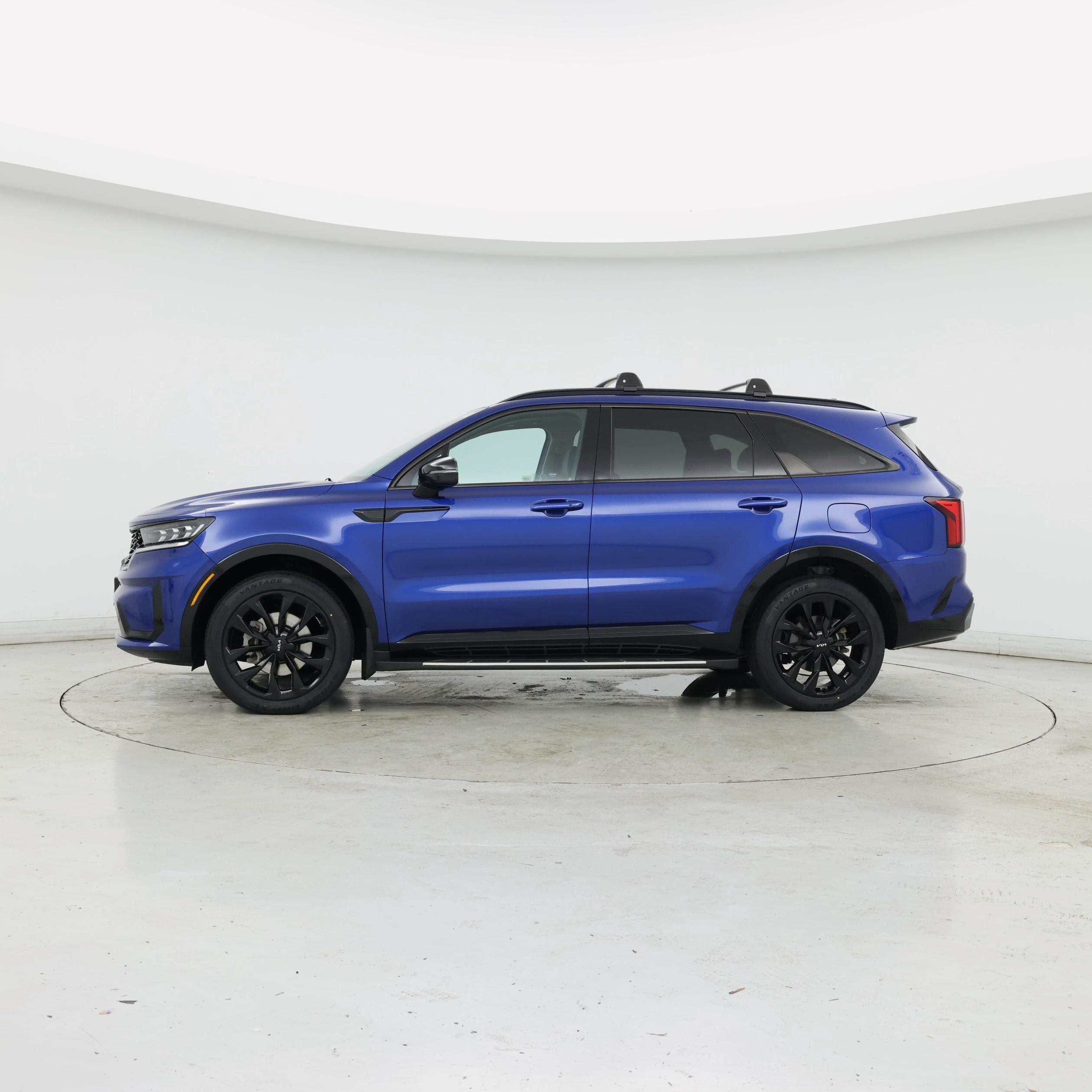 Thumbnail: 2023 Kia Sorento - 3