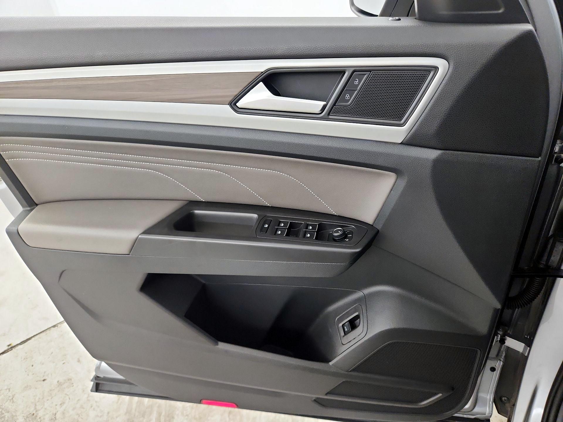 Thumbnail: 2023 Volkswagen Atlas - 12