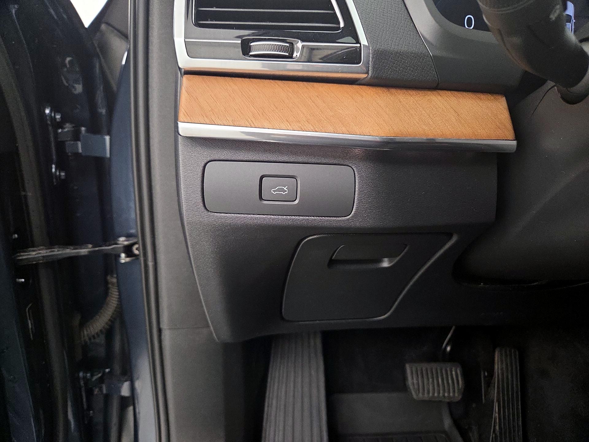 Thumbnail: 2023 Volvo XC90 - 13