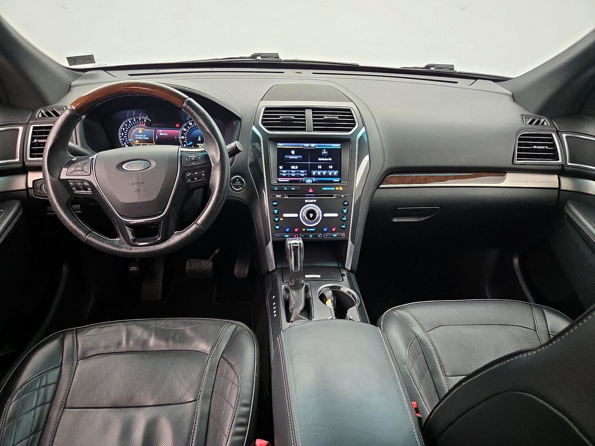 Thumbnail: 2016 Ford Explorer - 9