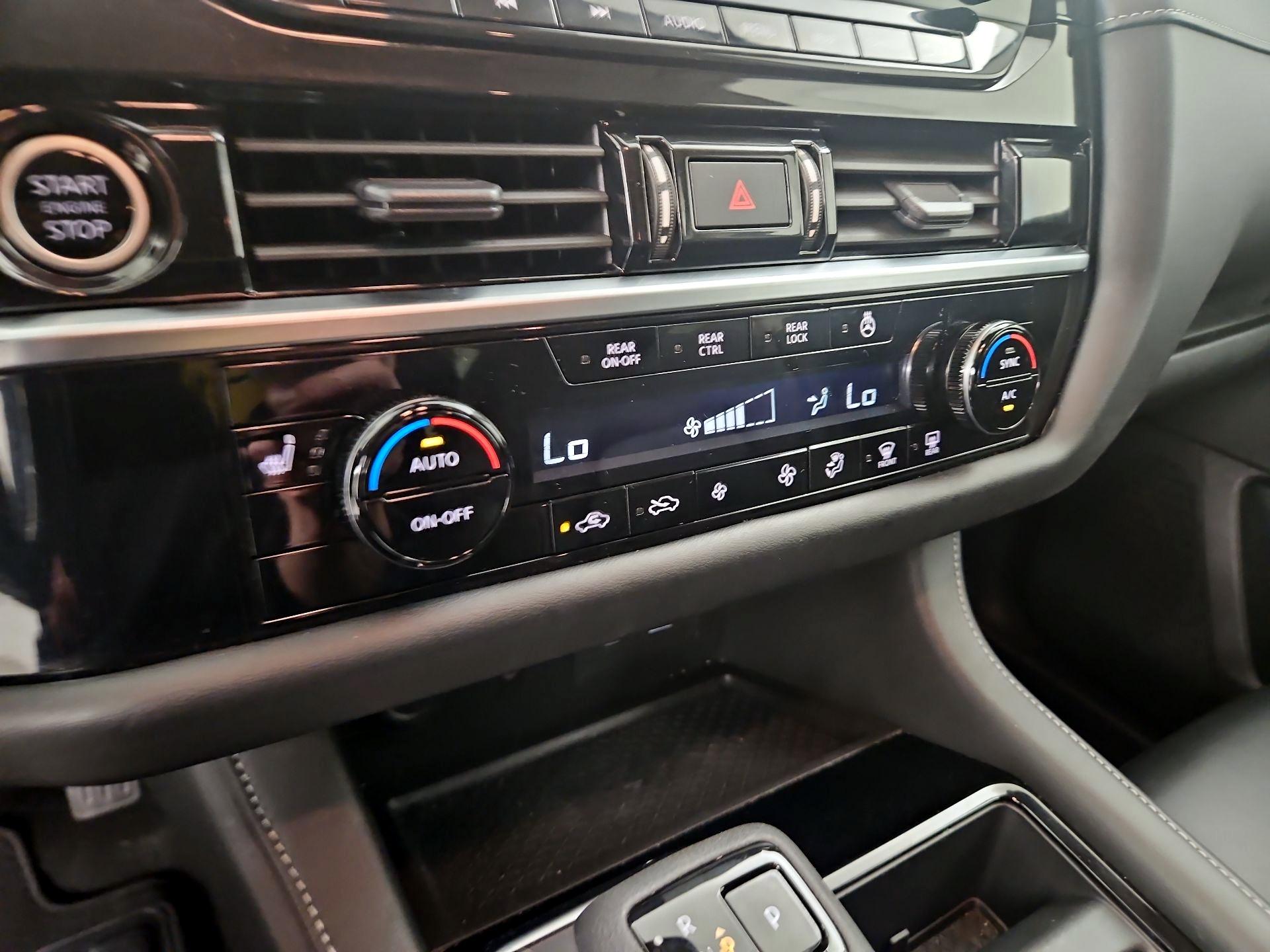 Thumbnail: 2023 Nissan Pathfinder - 17