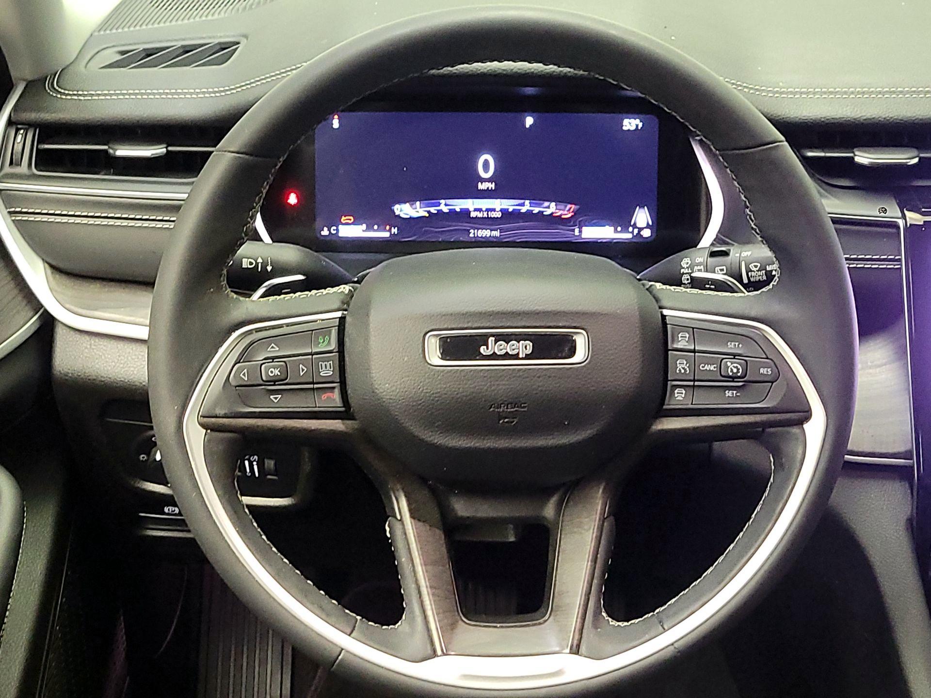 Thumbnail: 2023 Jeep Grand Cherokee - 10