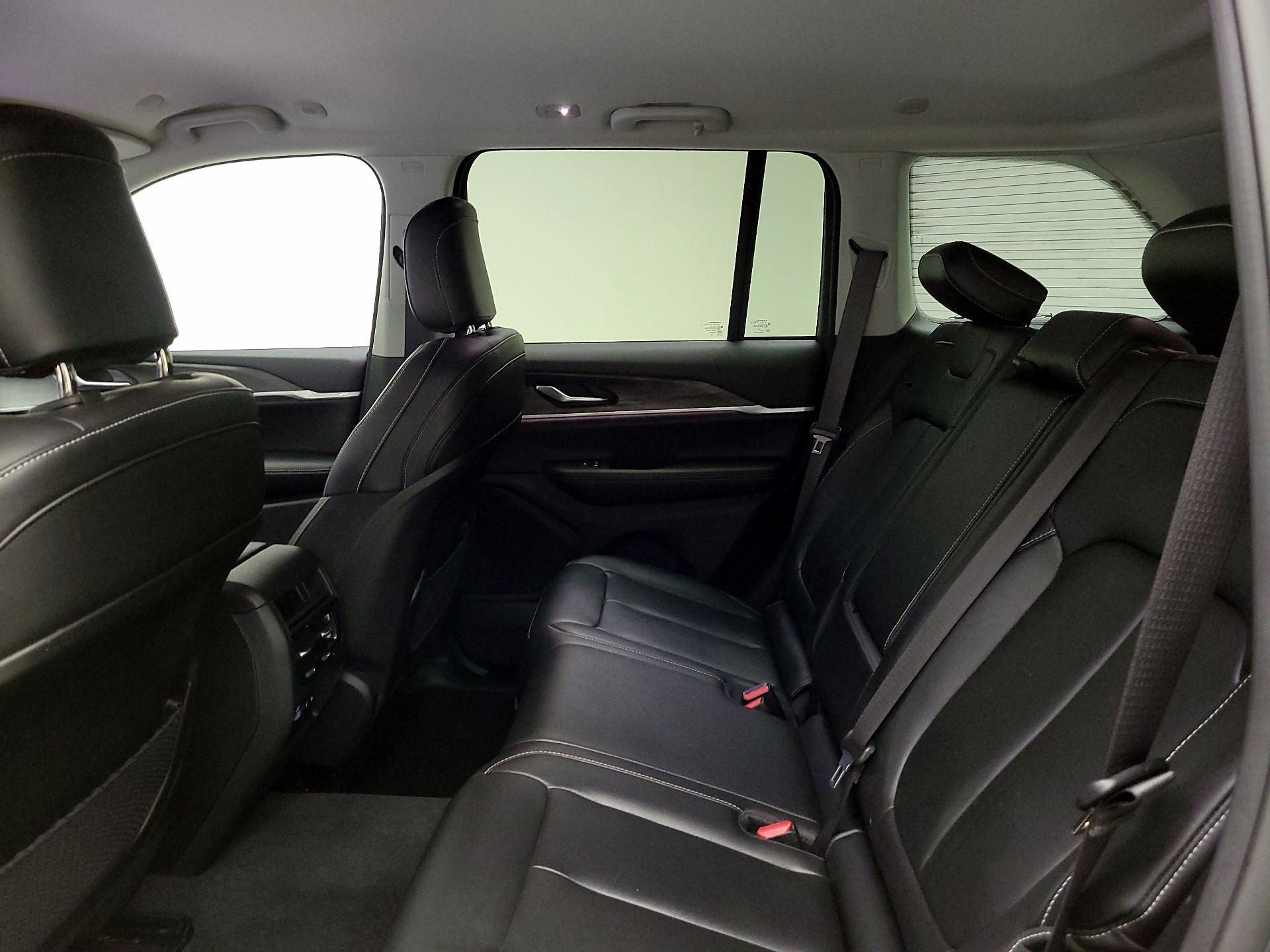 Thumbnail: 2023 Jeep Grand Cherokee - 20