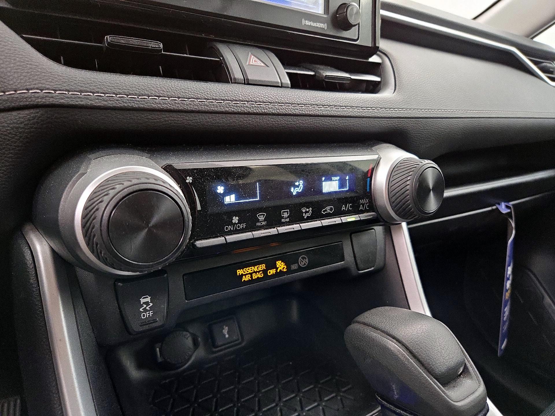 Thumbnail: 2021 Toyota RAV4 - 16