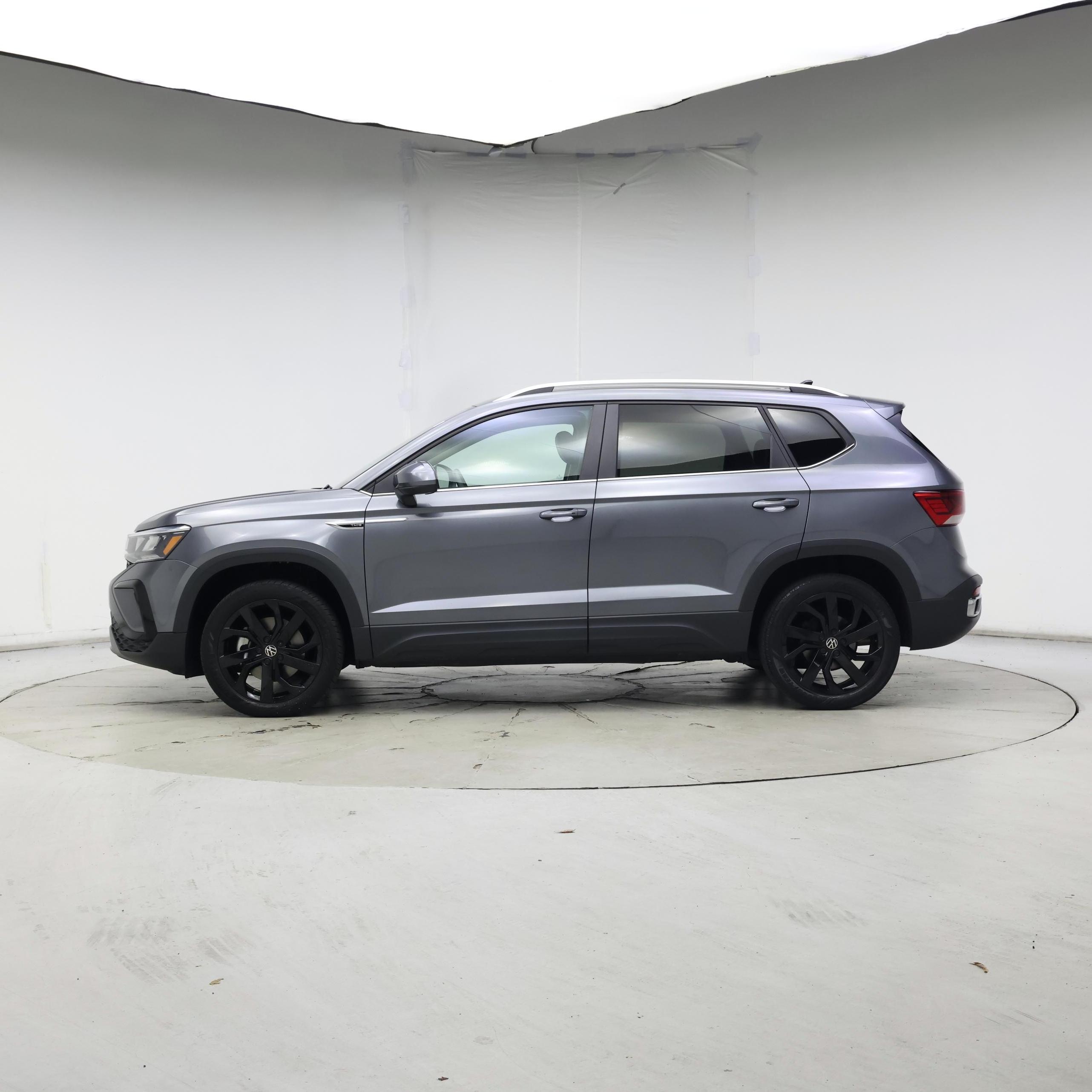 Thumbnail: 2022 Volkswagen Taos - 3